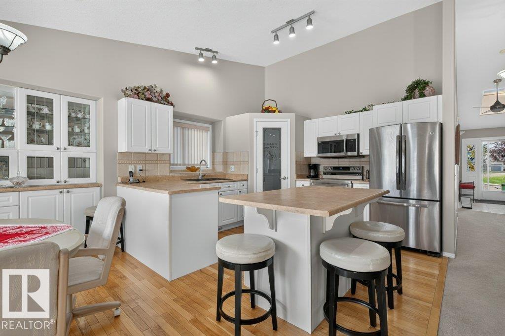 Photo 13 at 17 - 9 Dechene Road NW, Dechene, Edmonton