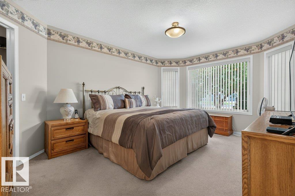 17 - 9 Dechene Road NW, Dechene, Edmonton