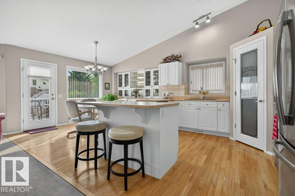 Photo 9 at 17 - 9 Dechene Road NW, Dechene, Edmonton