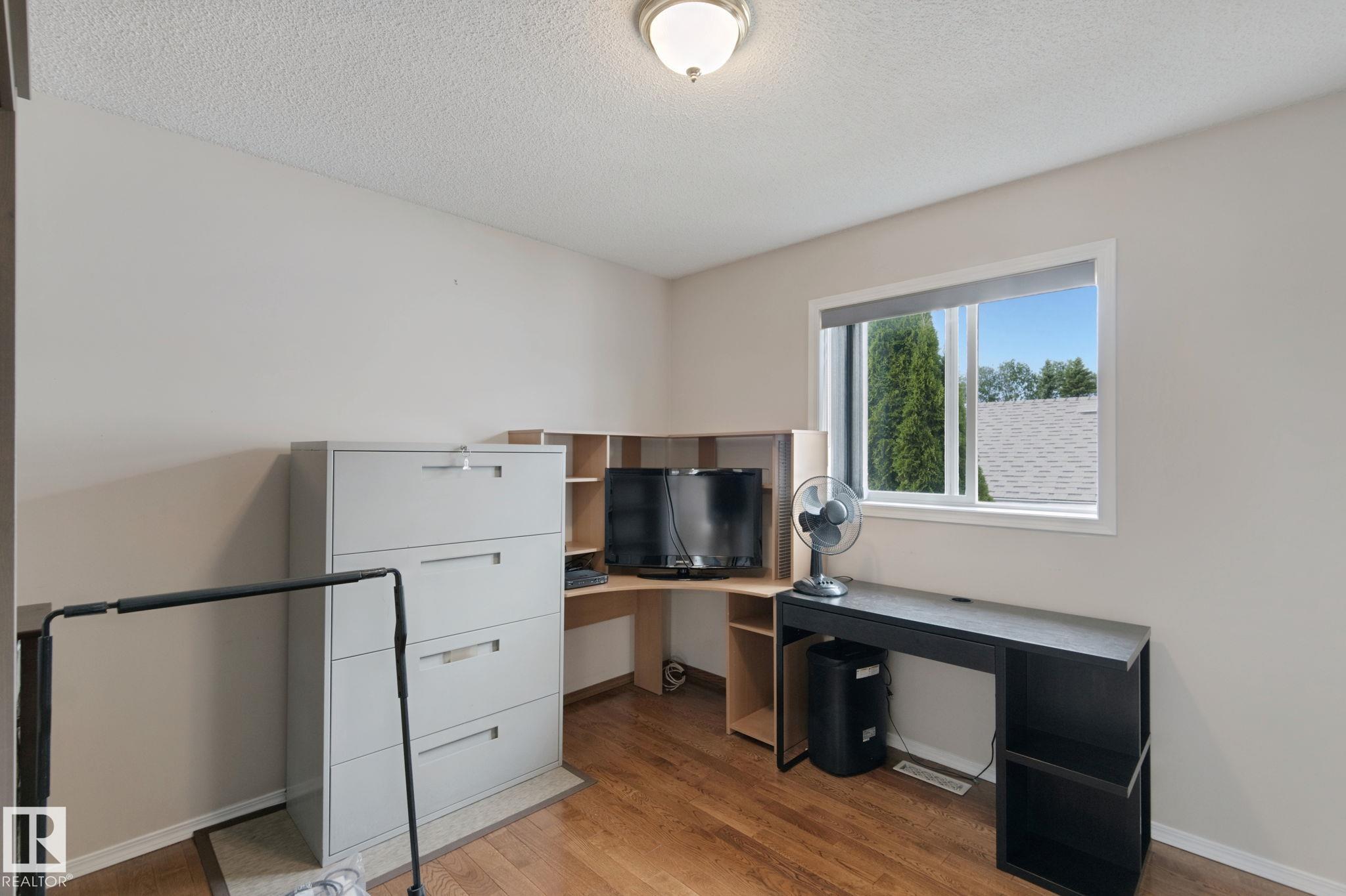 Photo 23 at 29 Highland Crescent, Heritage Lakes, St. Albert