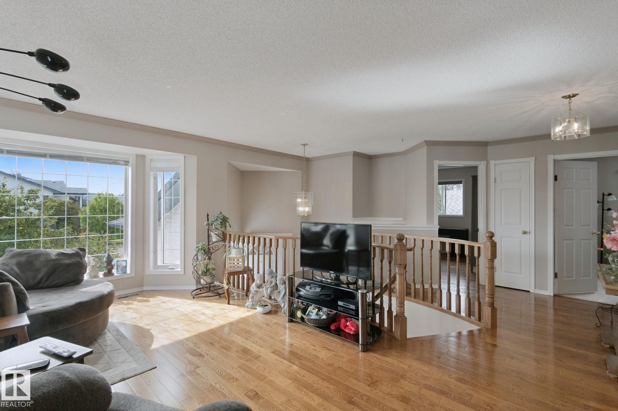 Photo 9 at 29 Highland Crescent, Heritage Lakes, St. Albert