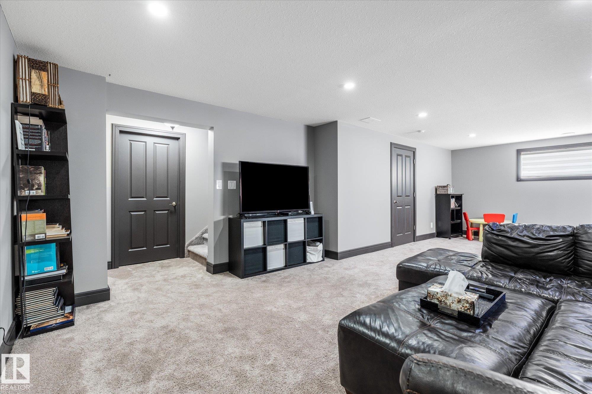 Photo 32 at 9 Becker Crescent, South Pointe, Fort Saskatchewan