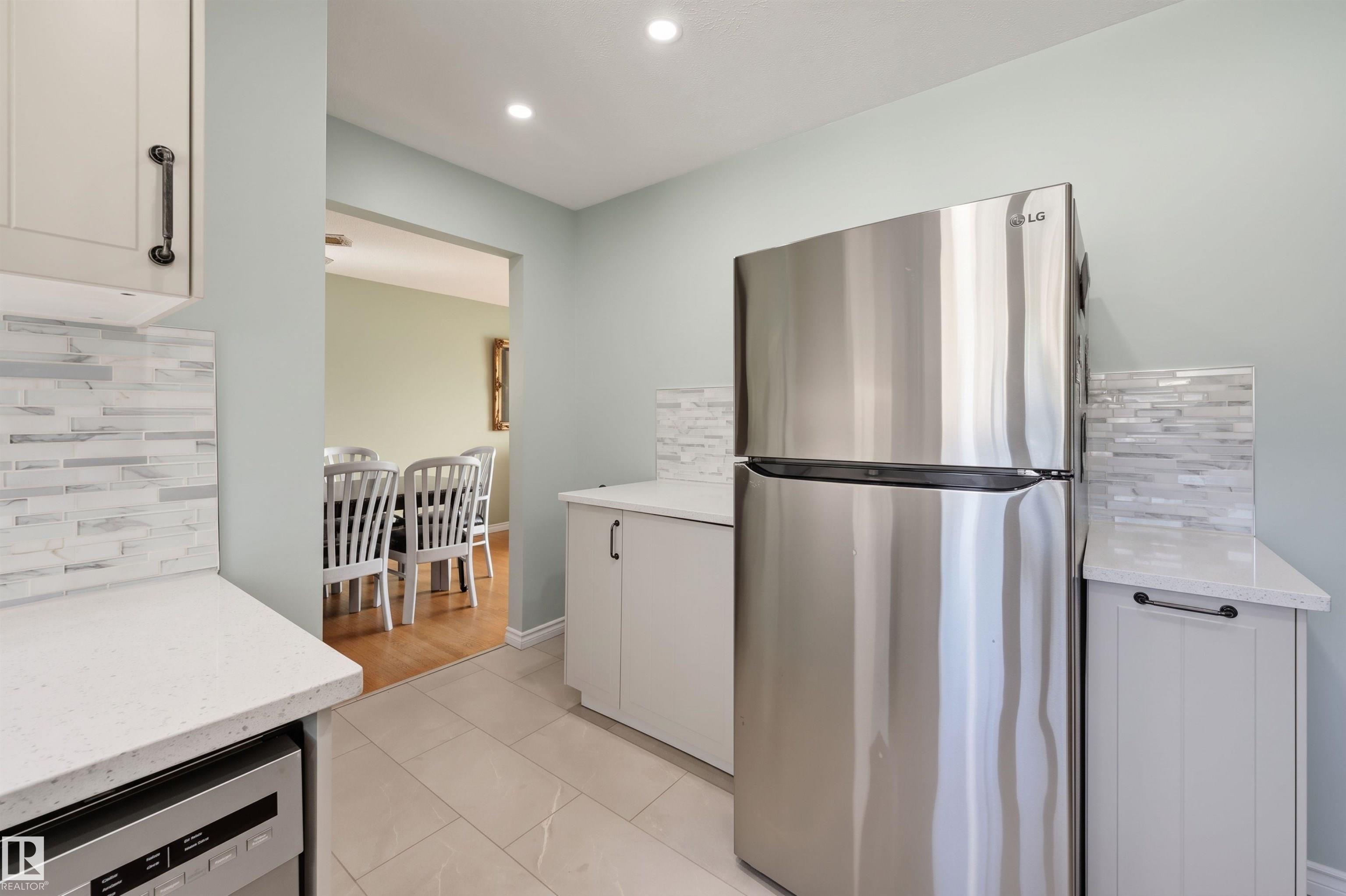 Photo 17 at 9122 167 Street NW, West Meadowlark Park, Edmonton