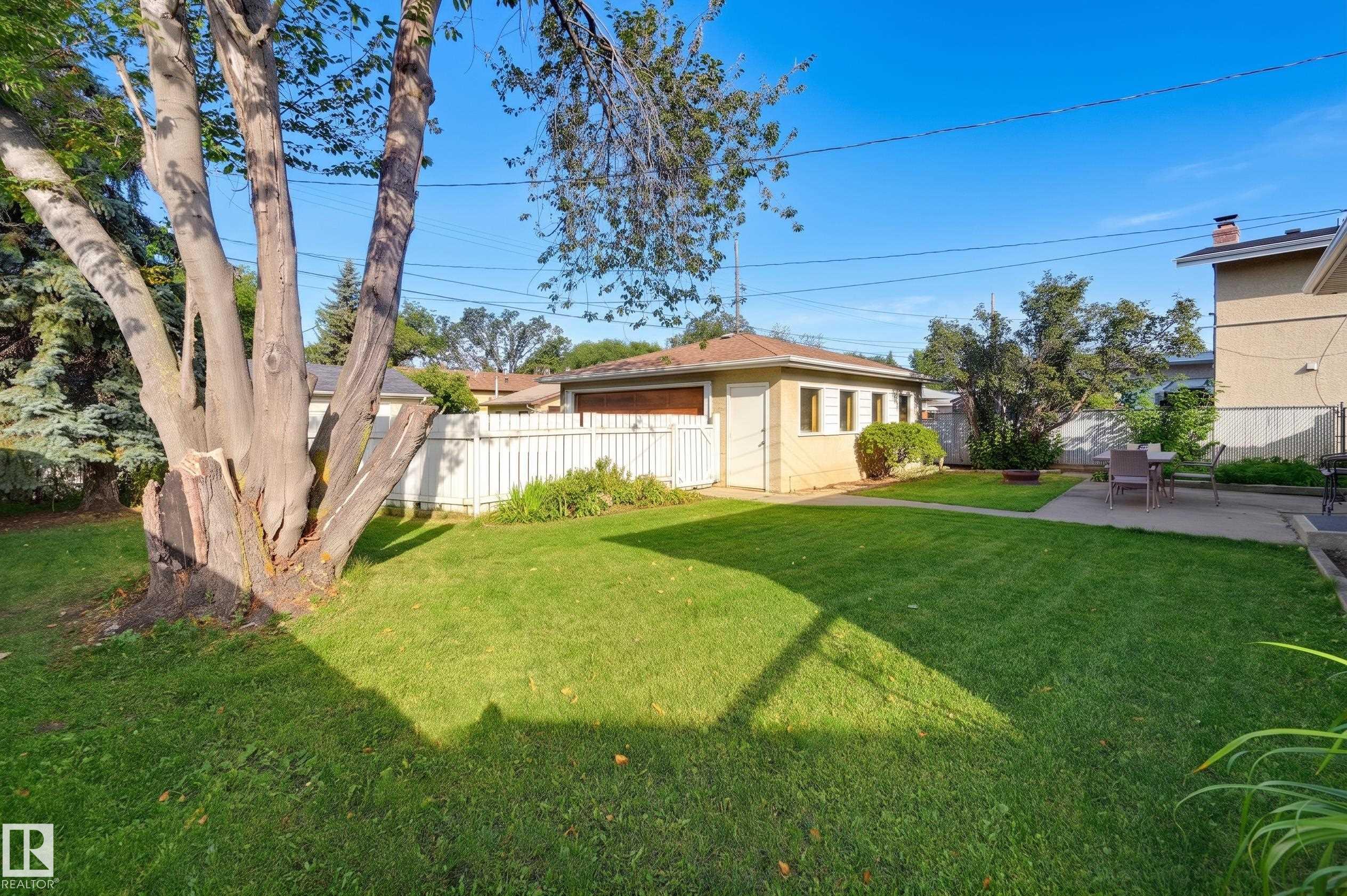 Photo 36 at 9122 167 Street NW, West Meadowlark Park, Edmonton