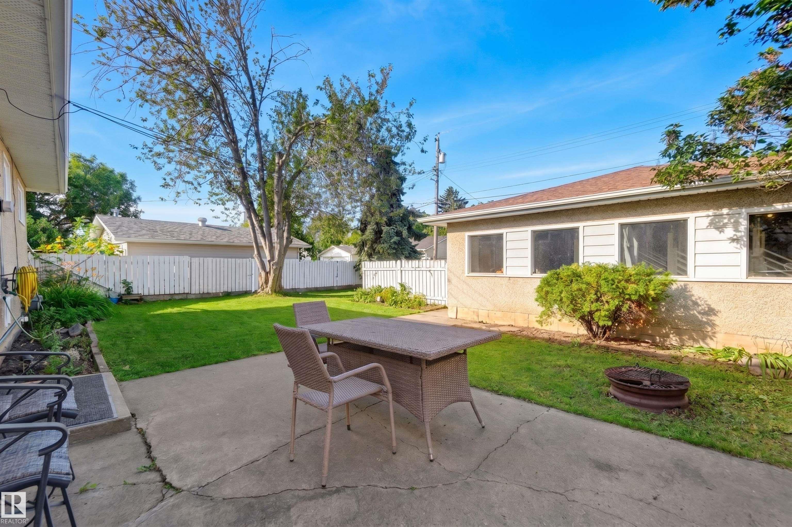 Photo 38 at 9122 167 Street NW, West Meadowlark Park, Edmonton