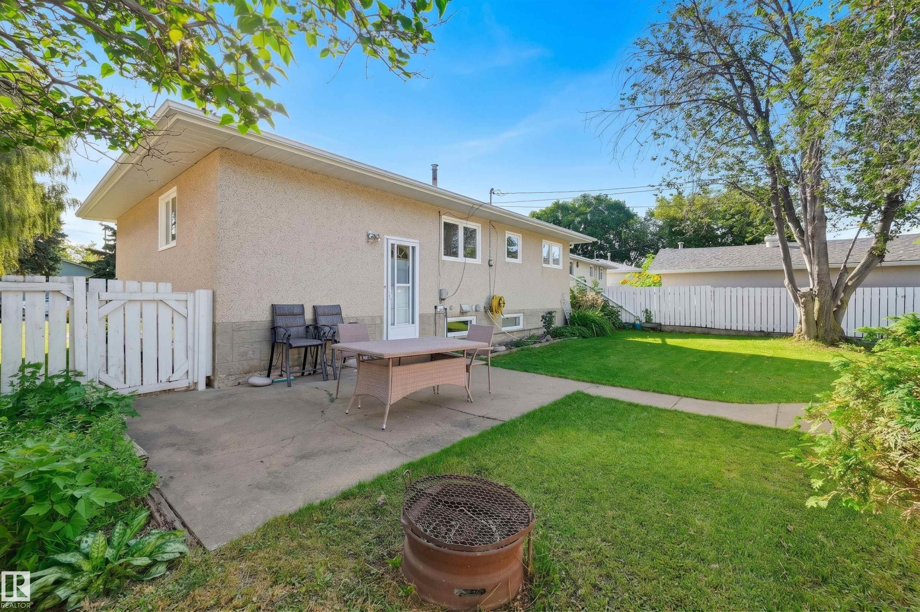 Photo 39 at 9122 167 Street NW, West Meadowlark Park, Edmonton
