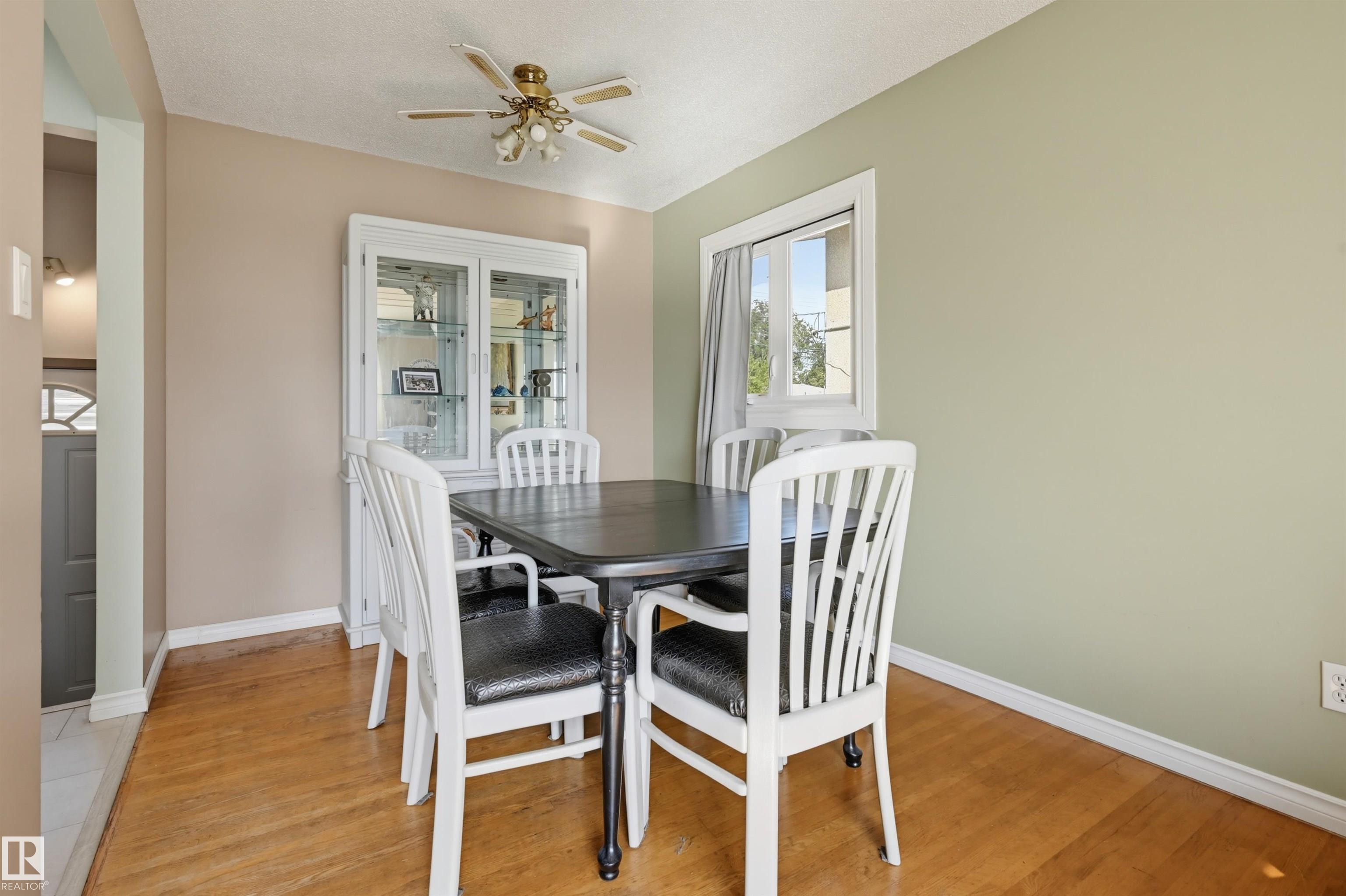 Photo 9 at 9122 167 Street NW, West Meadowlark Park, Edmonton