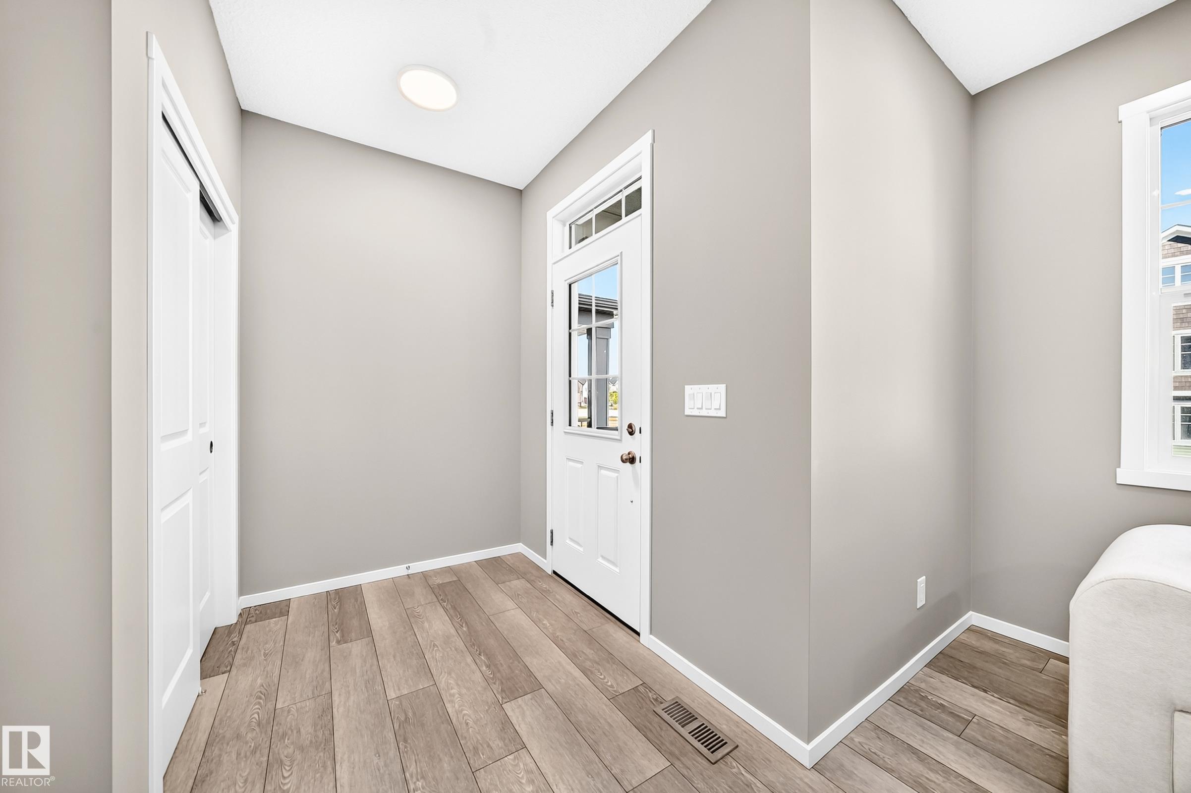 Listing photo thumbnail