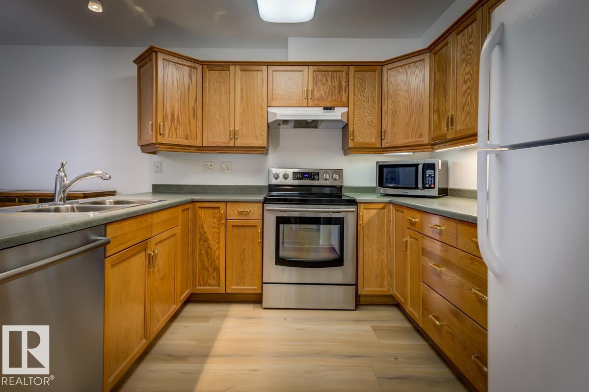 Photo 2 at 212 - 8912 156 Street NW, Meadowlark Park, Edmonton