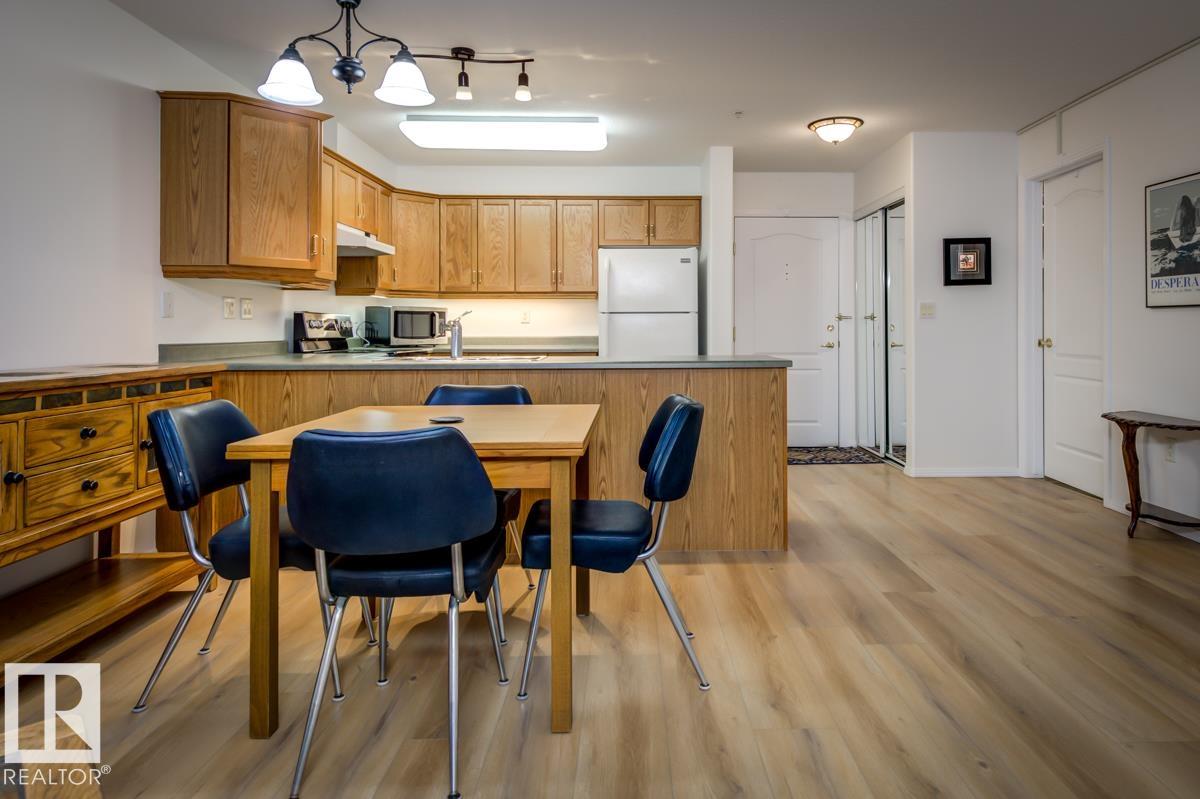 Photo 10 at 212 - 8912 156 Street NW, Meadowlark Park, Edmonton