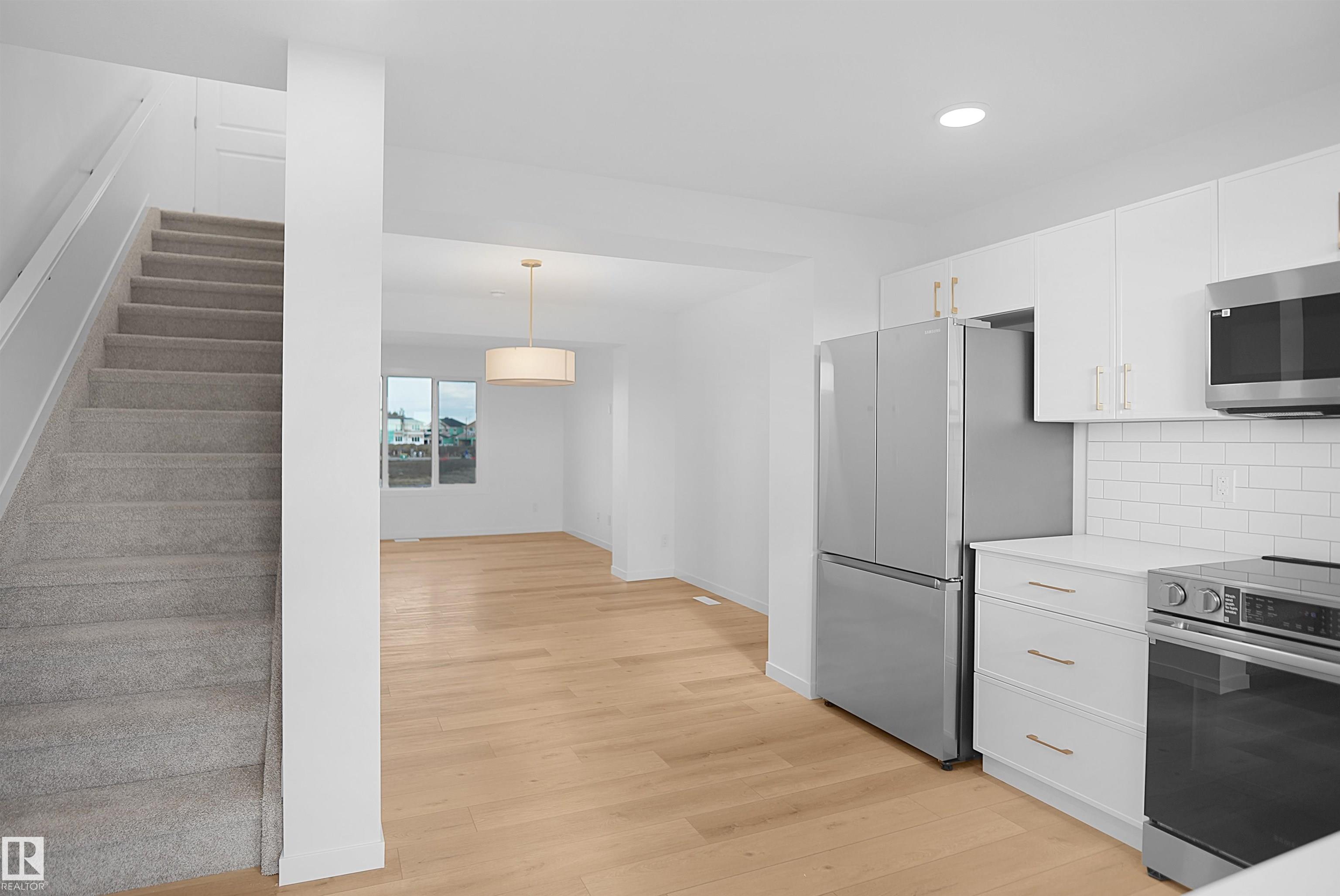 Photo 14 at 533 Aster Drive NW, Aster, Edmonton