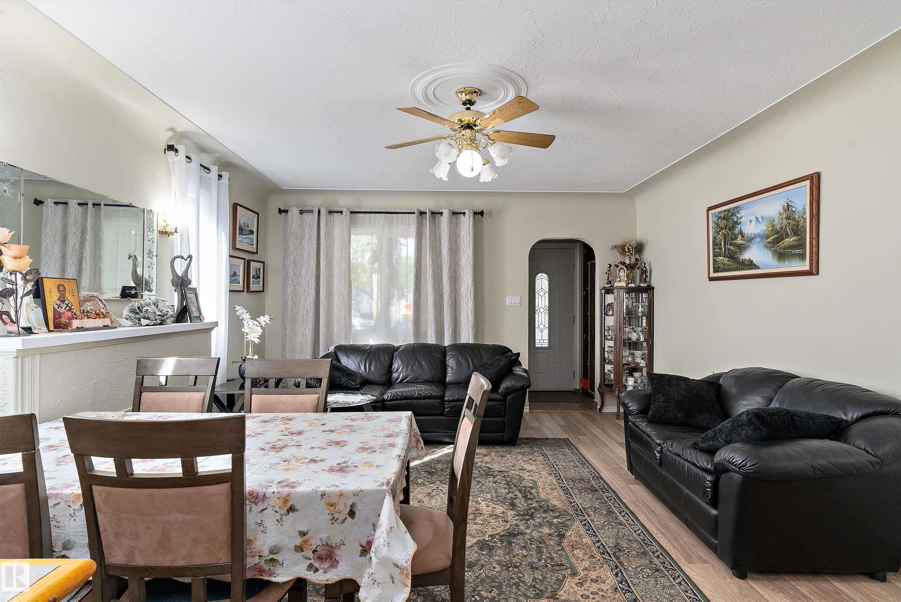 Listing photo thumbnail
