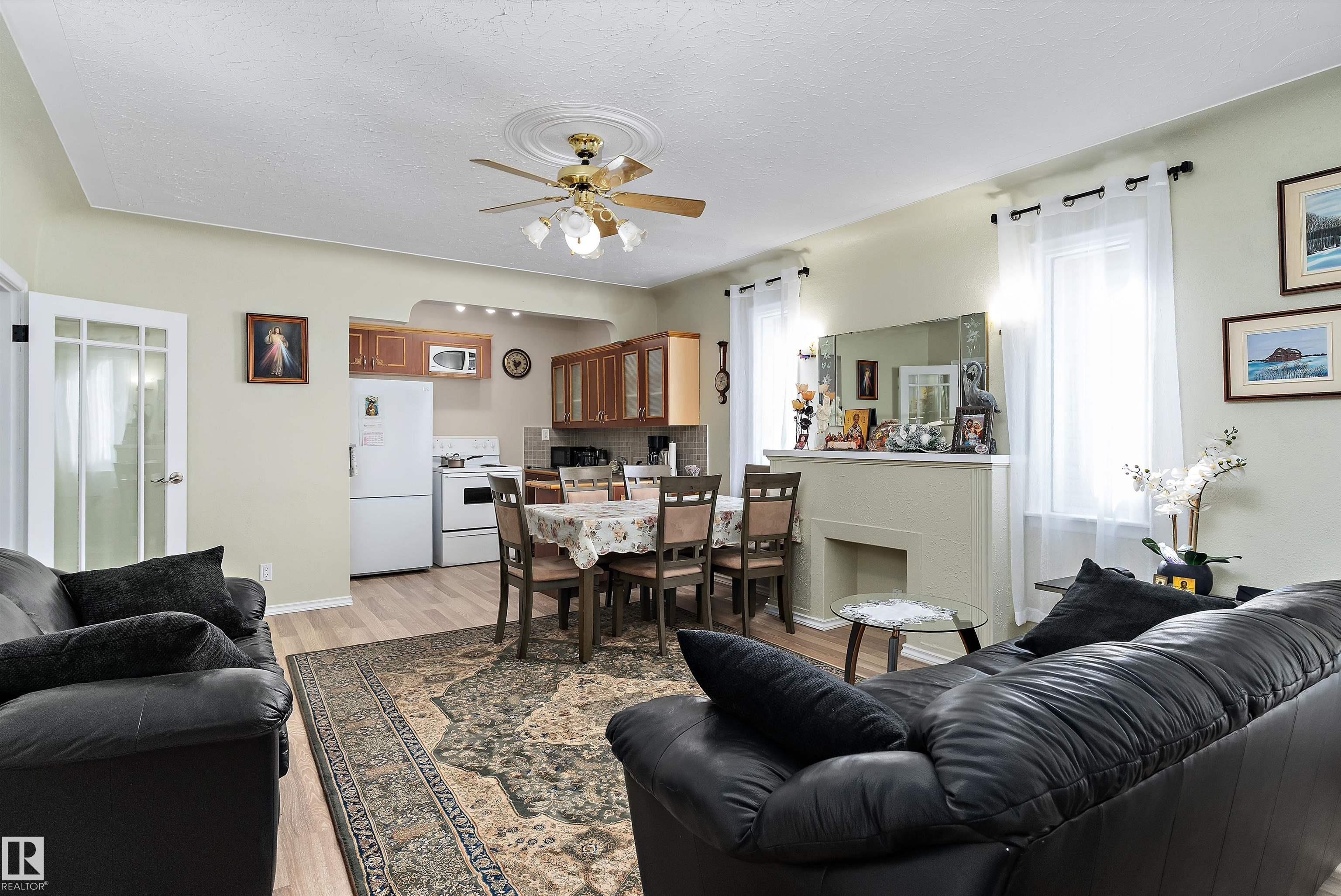 Listing photo thumbnail