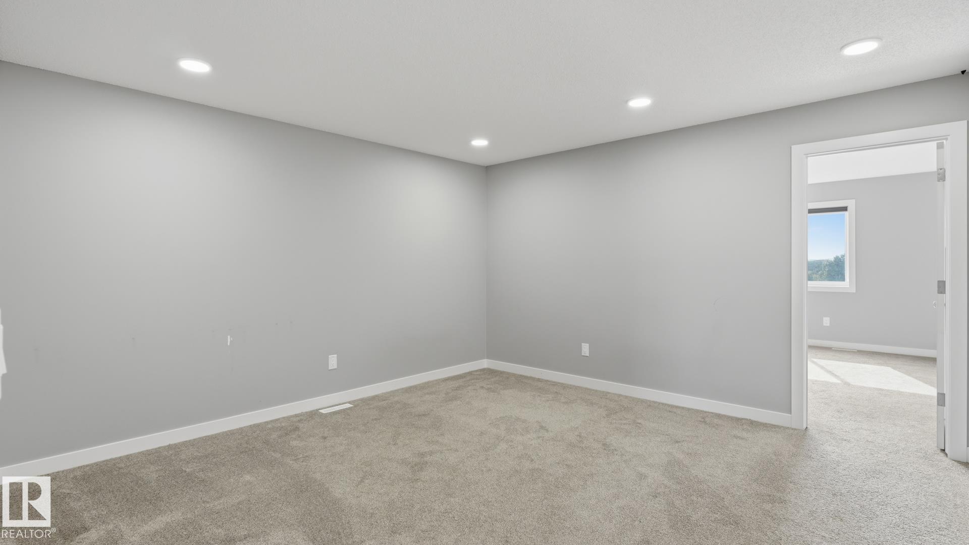 Photo 16 at 3004 9 Street NW, Maple Crest, Edmonton