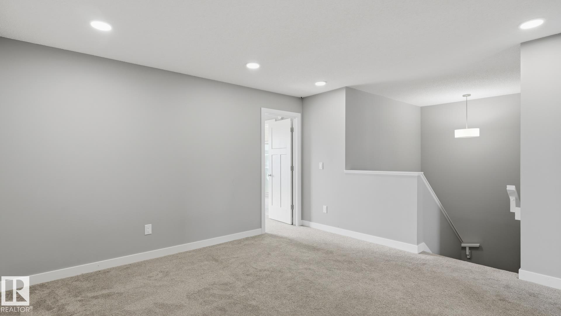 Photo 18 at 3004 9 Street NW, Maple Crest, Edmonton