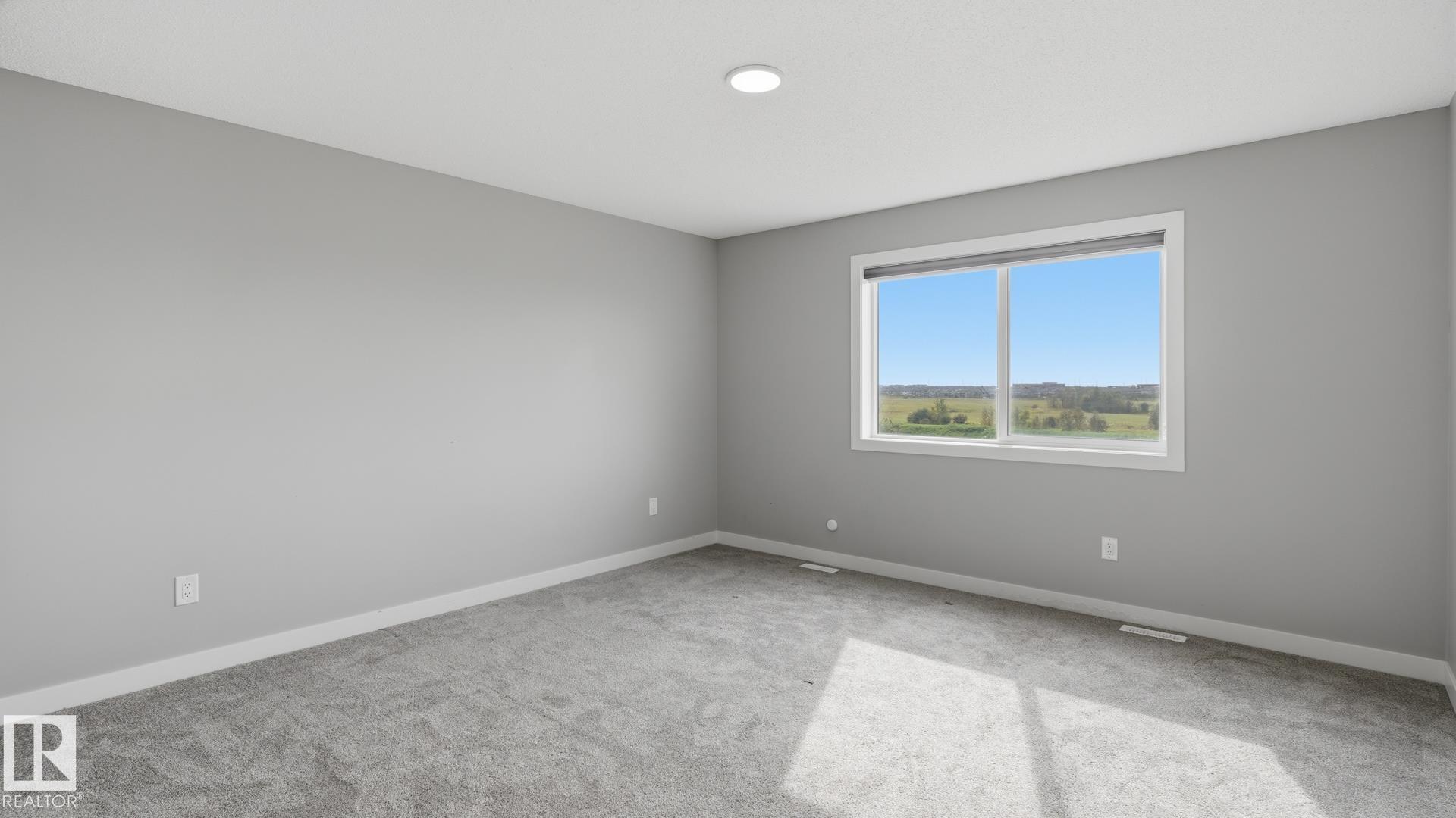 Photo 19 at 3004 9 Street NW, Maple Crest, Edmonton