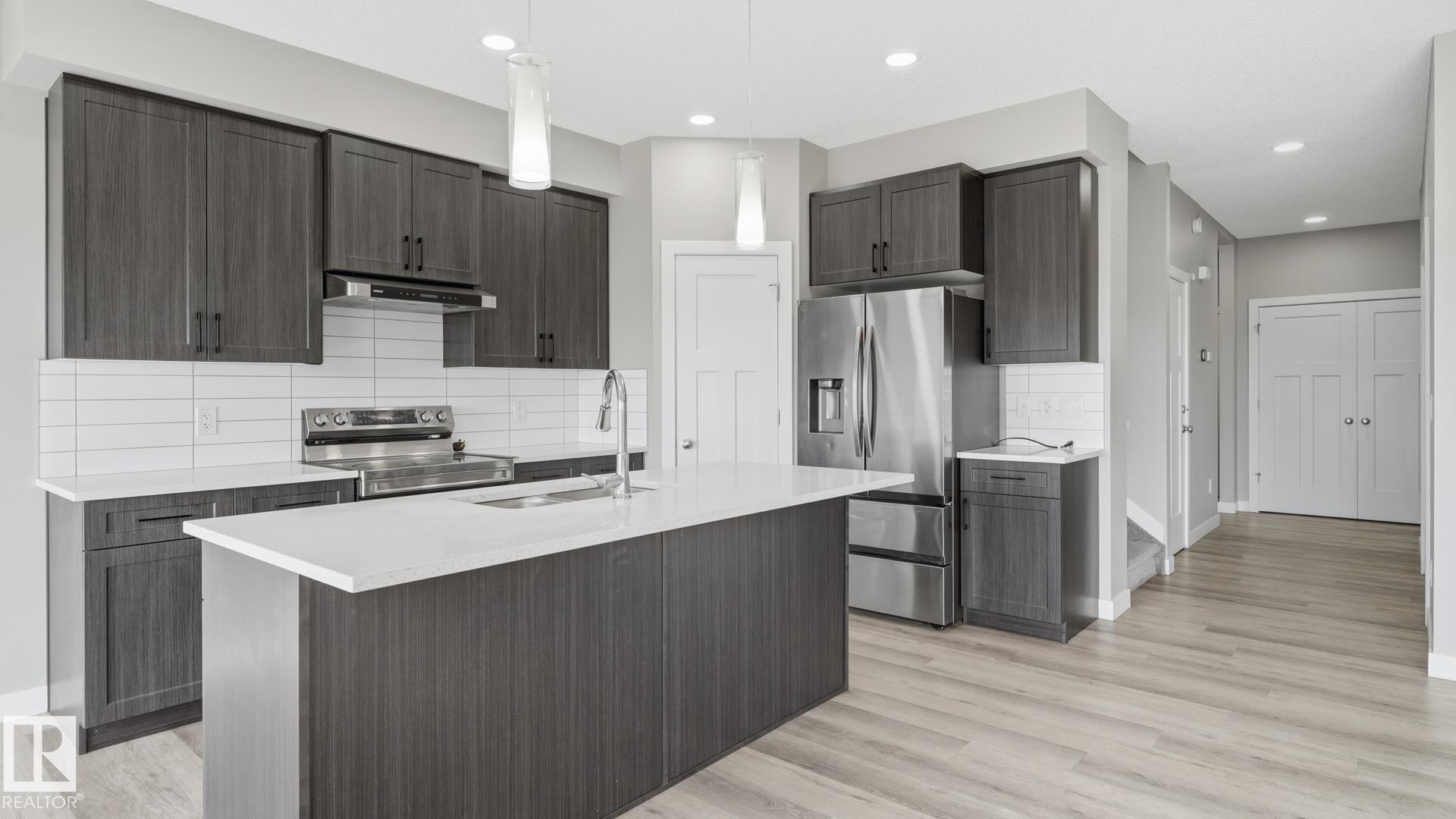 Photo 3 at 3004 9 Street NW, Maple Crest, Edmonton