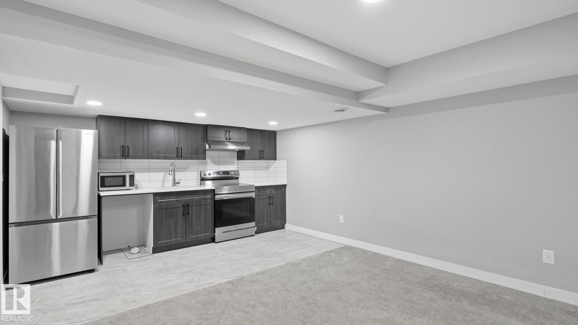 Photo 31 at 3004 9 Street NW, Maple Crest, Edmonton