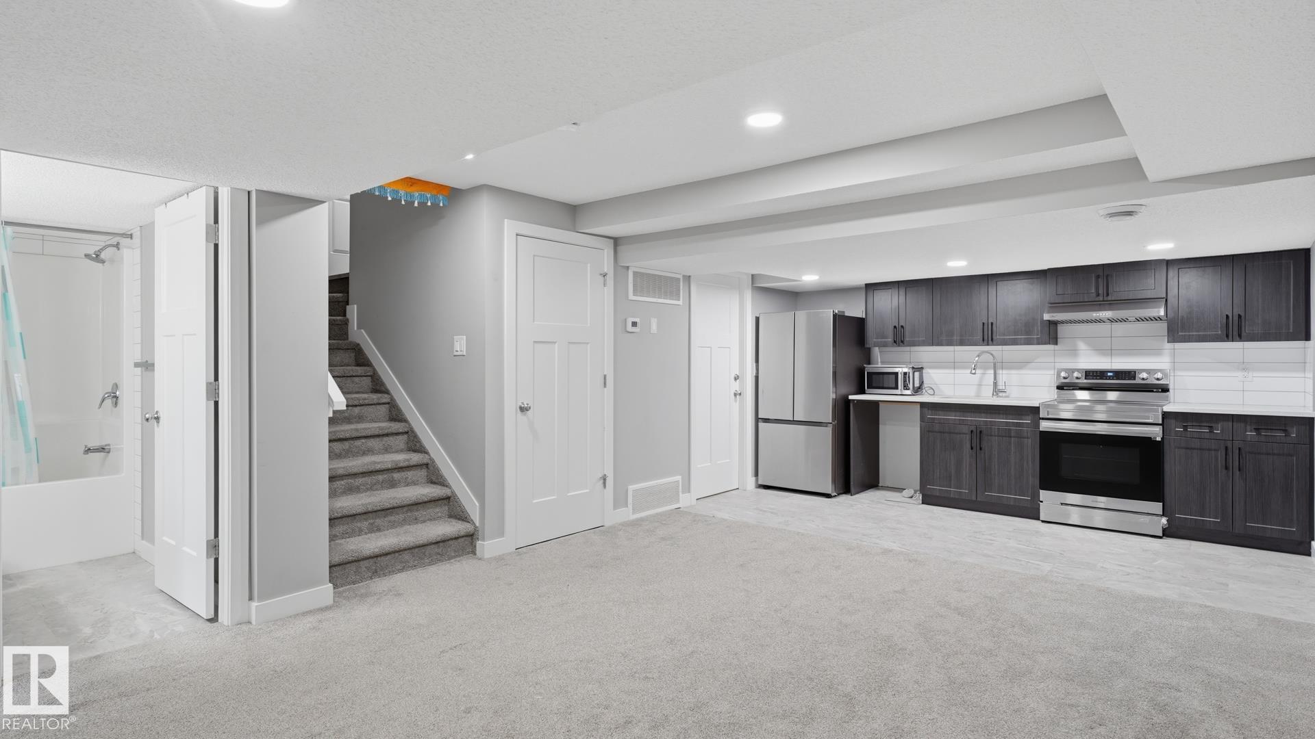 Photo 33 at 3004 9 Street NW, Maple Crest, Edmonton