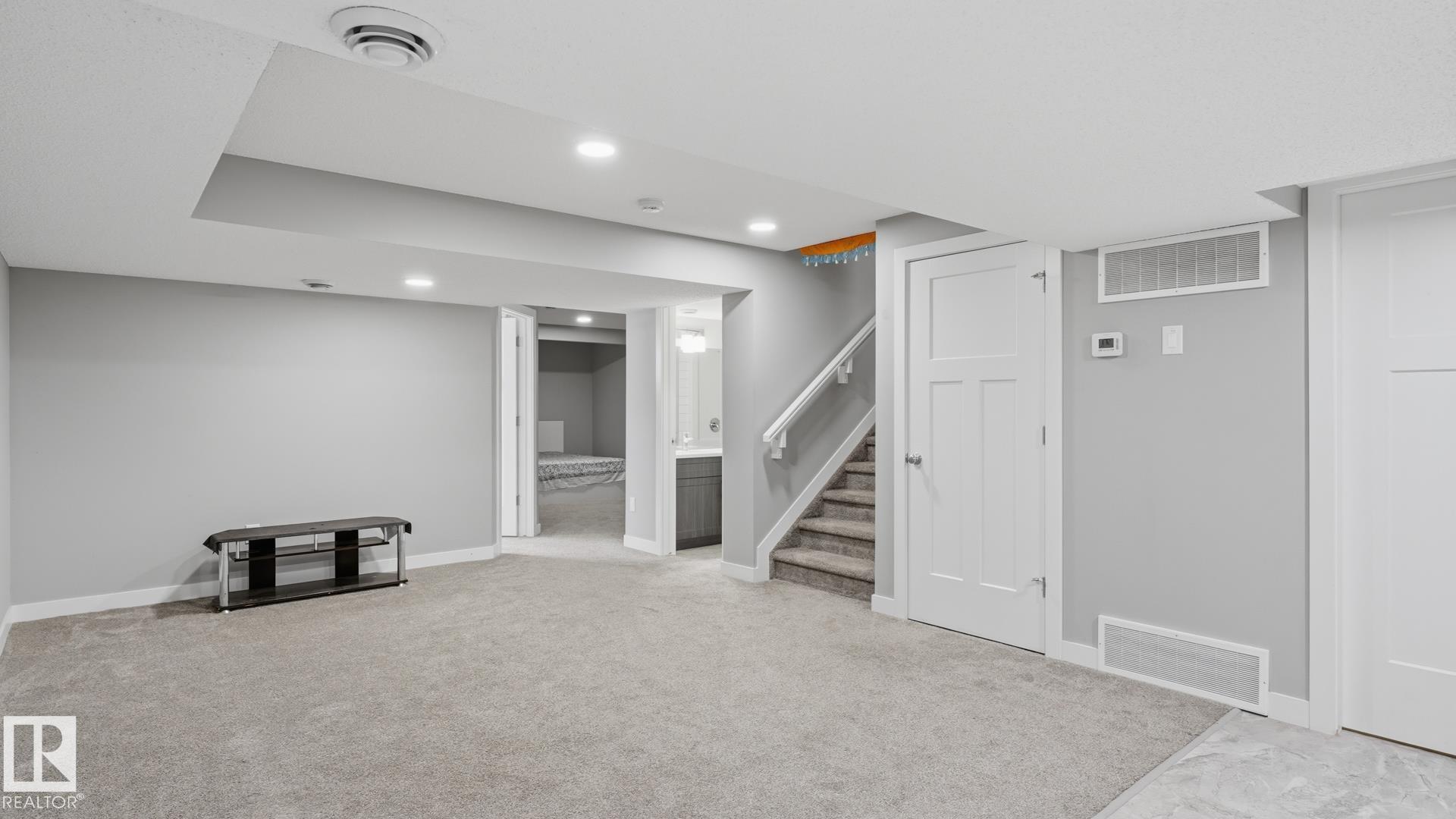Photo 34 at 3004 9 Street NW, Maple Crest, Edmonton