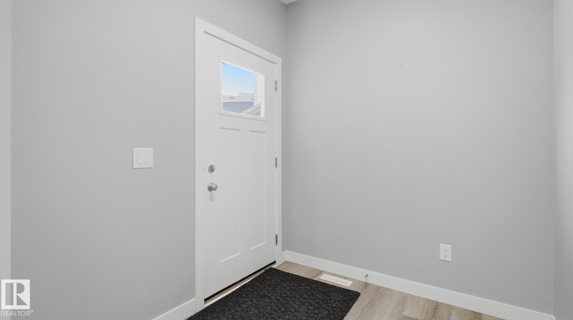 Photo 39 at 3004 9 Street NW, Maple Crest, Edmonton
