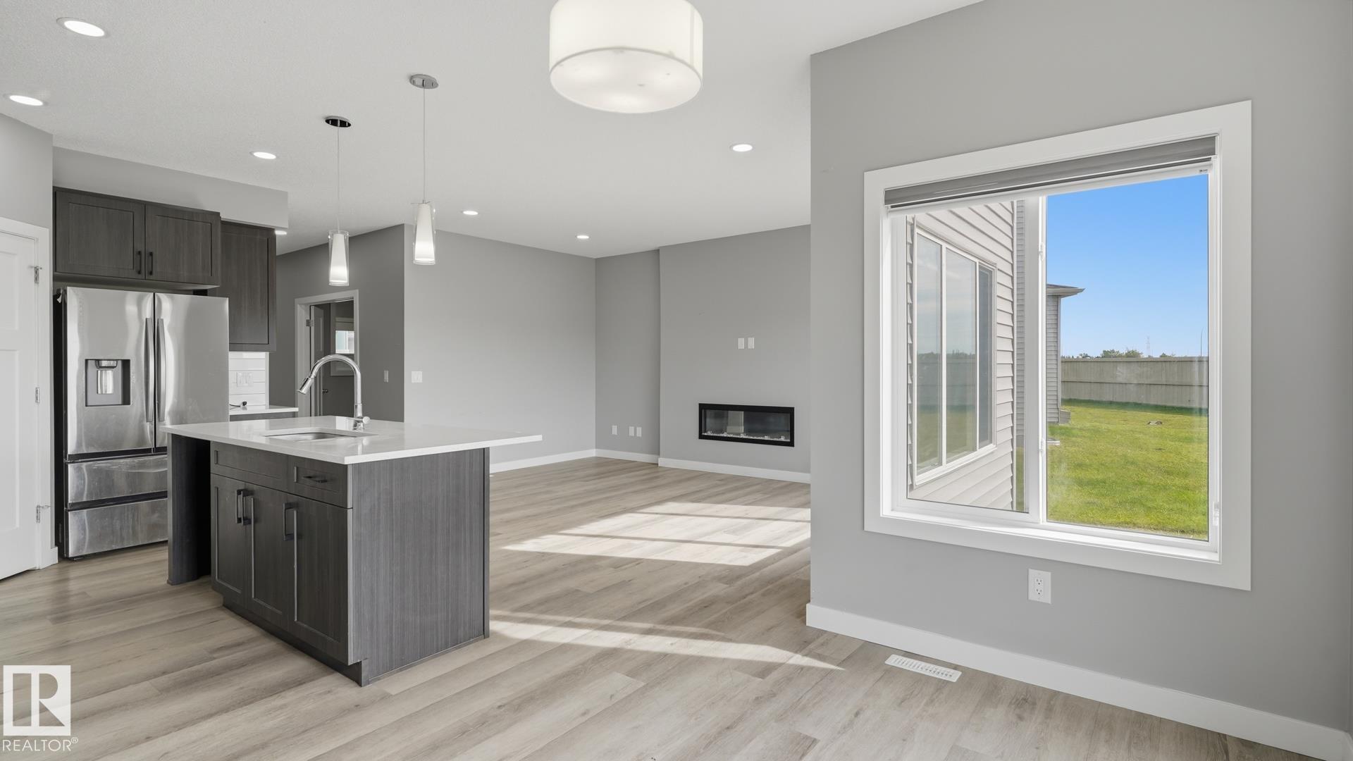 Photo 9 at 3004 9 Street NW, Maple Crest, Edmonton