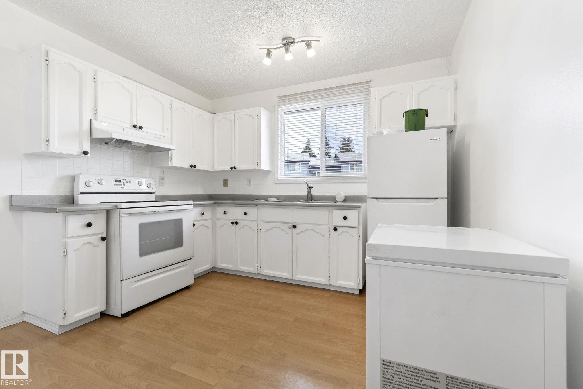 Photo 11 at 3122 142 Avenue NW, Hairsine, Edmonton