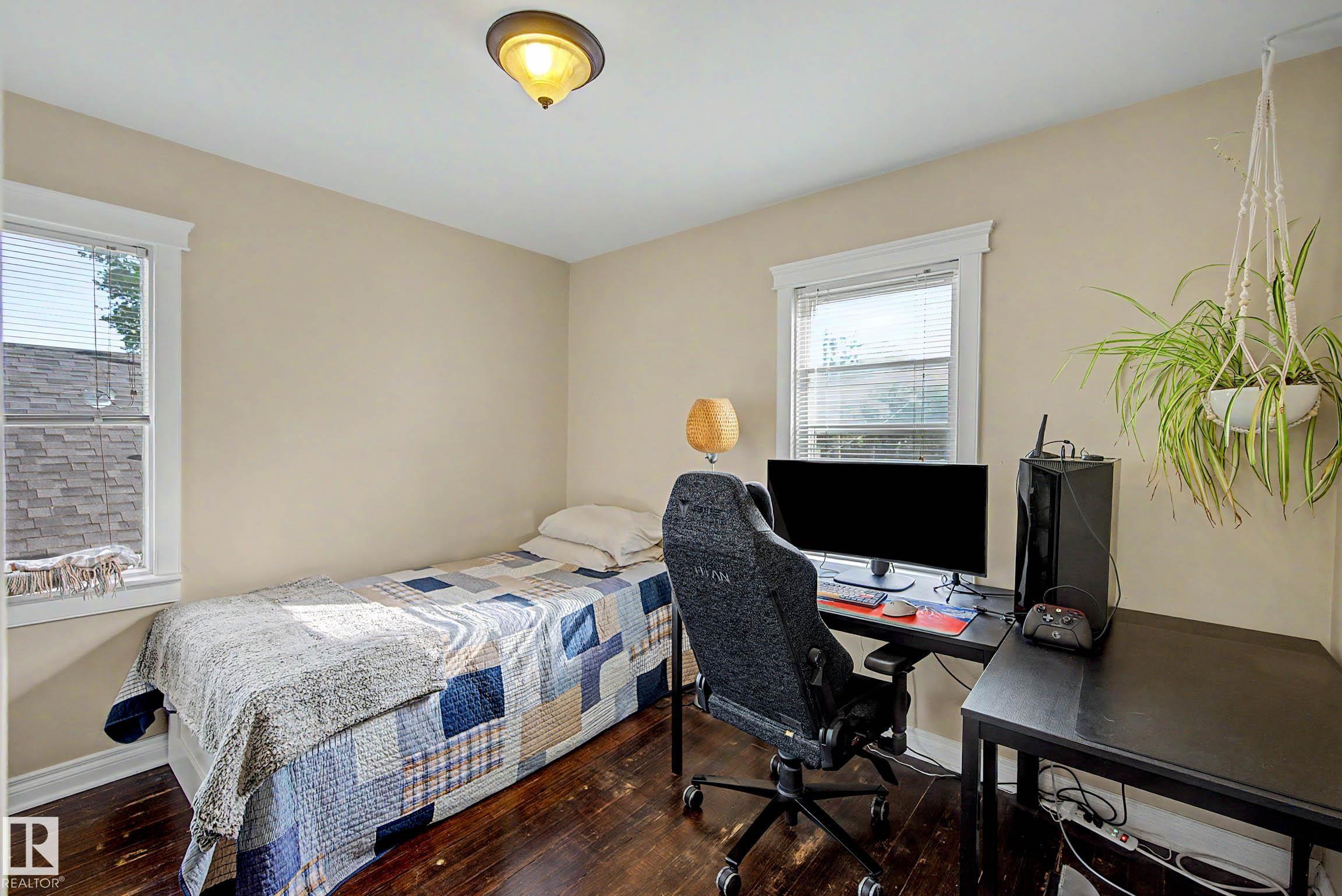 Listing photo thumbnail