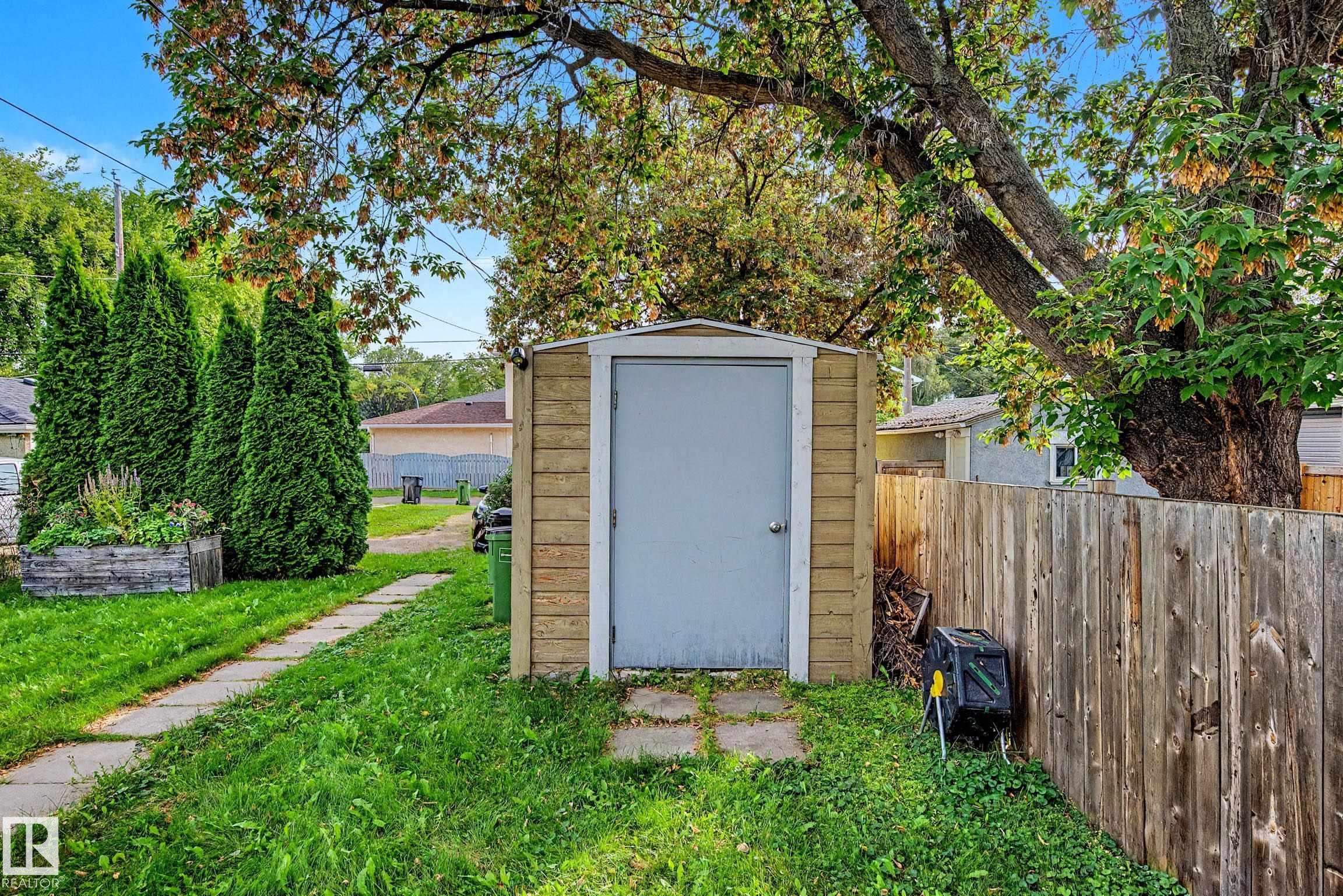 Listing photo thumbnail
