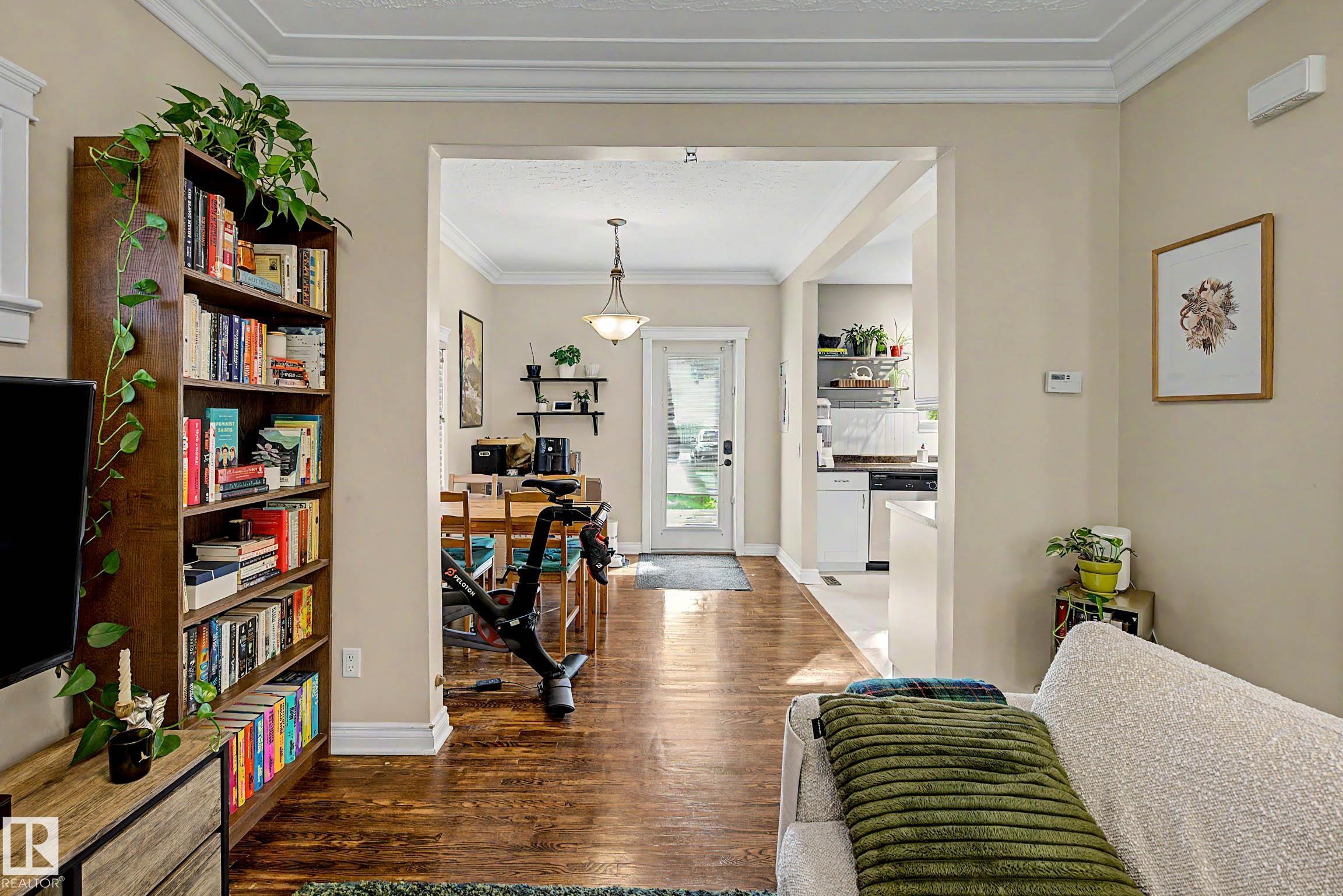 Listing photo thumbnail