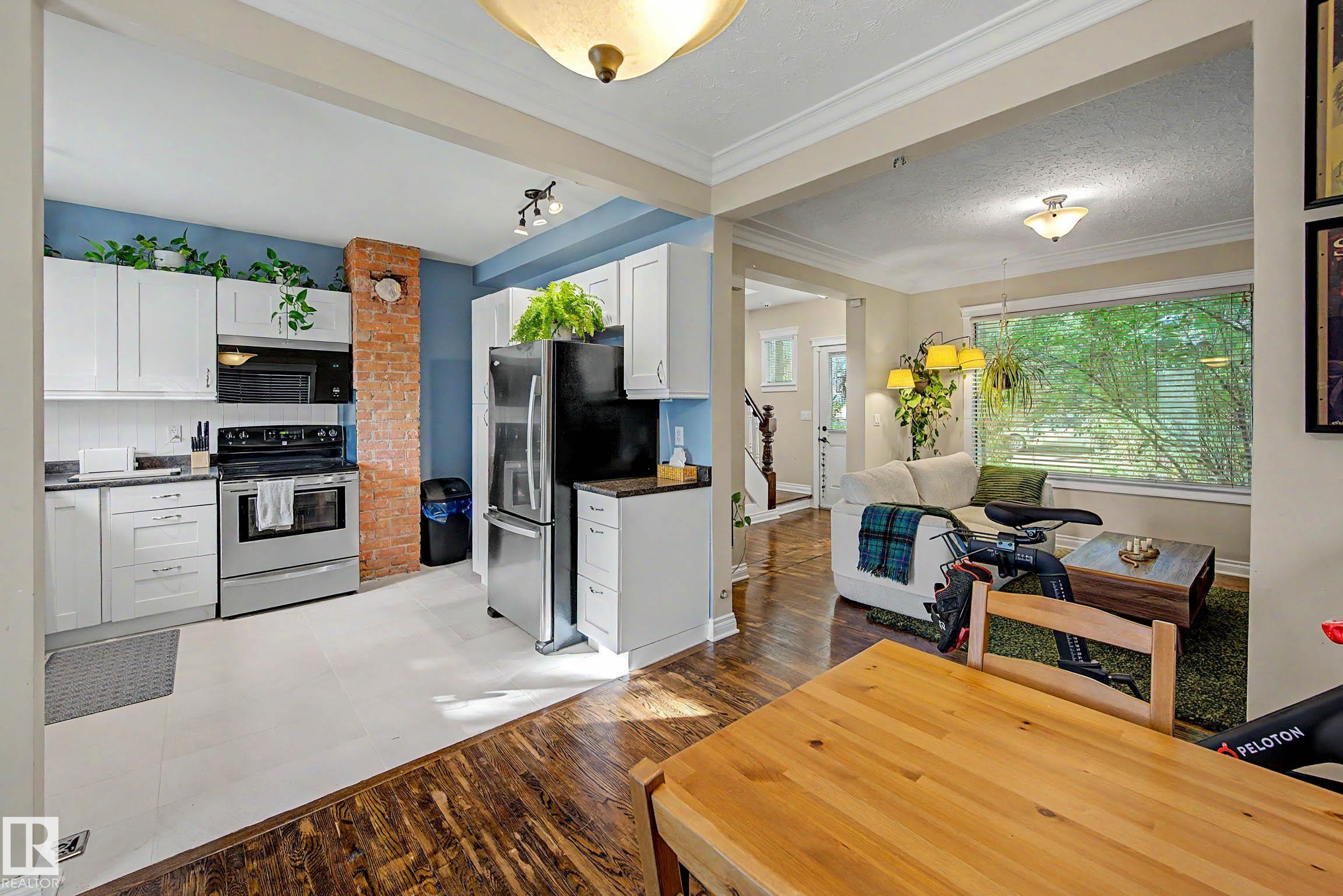 Listing photo thumbnail