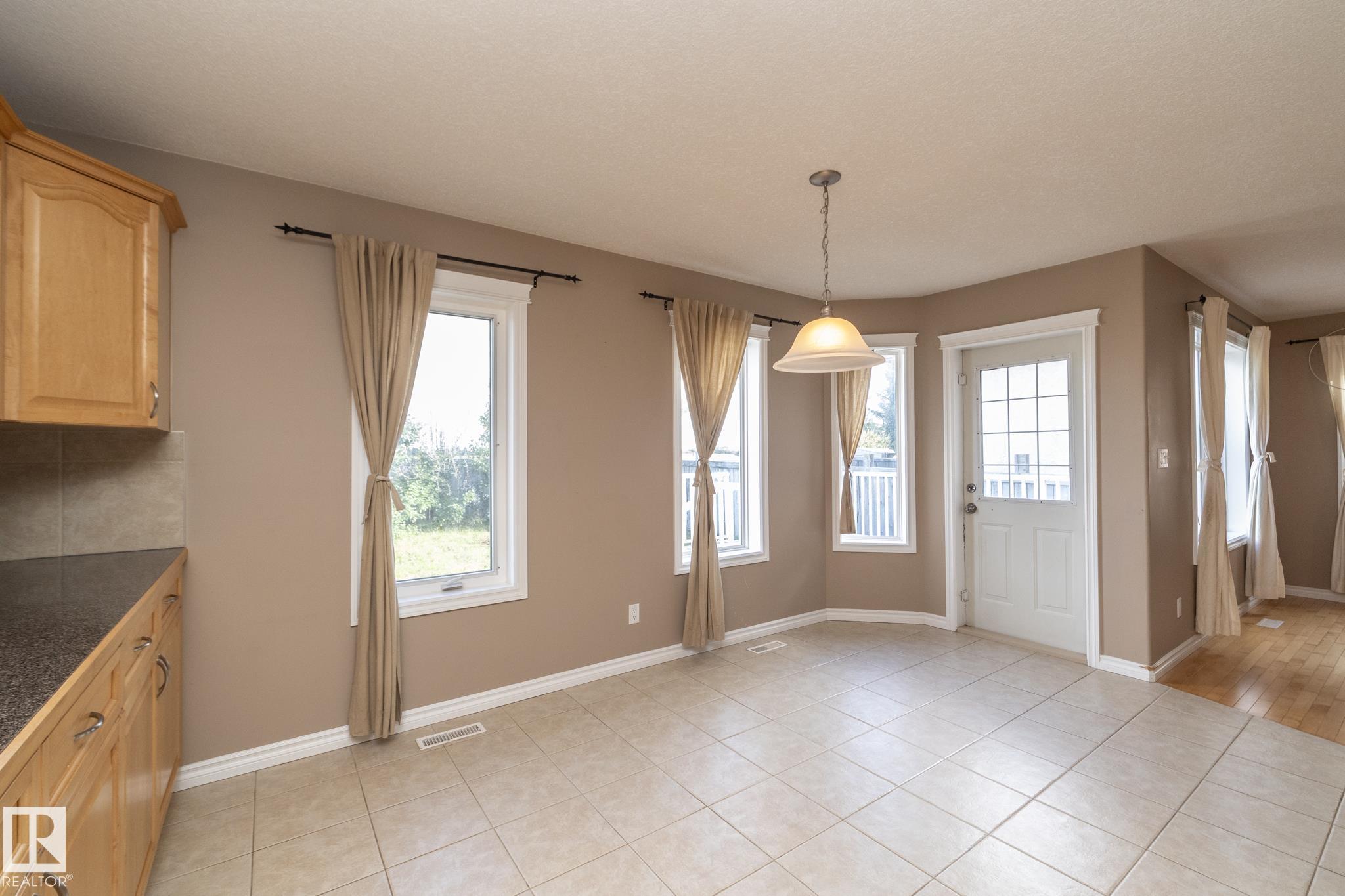 Photo 14 at 10620 183 Avenue NW, Chambery, Edmonton