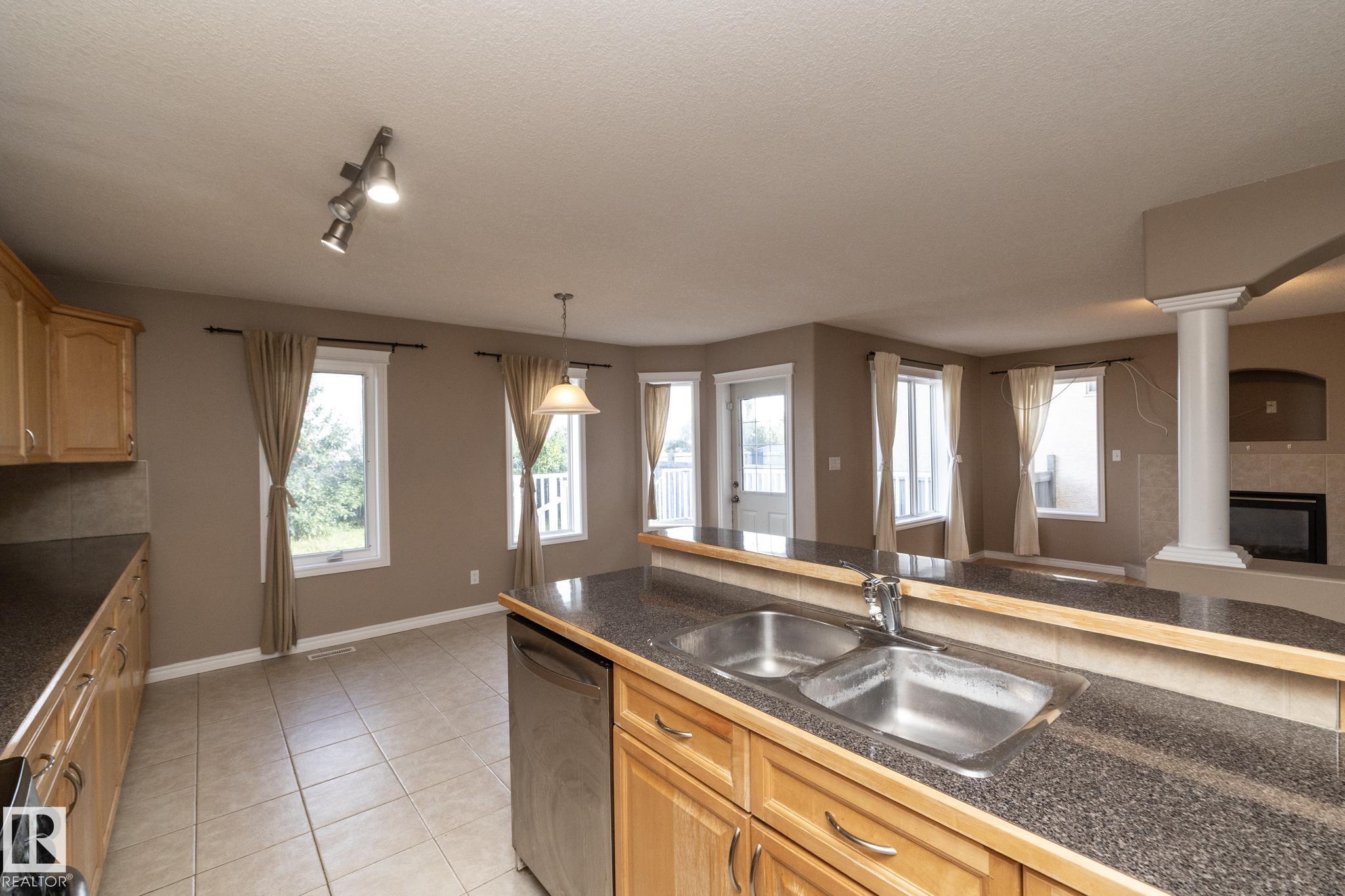 Photo 10 at 10620 183 Avenue NW, Chambery, Edmonton