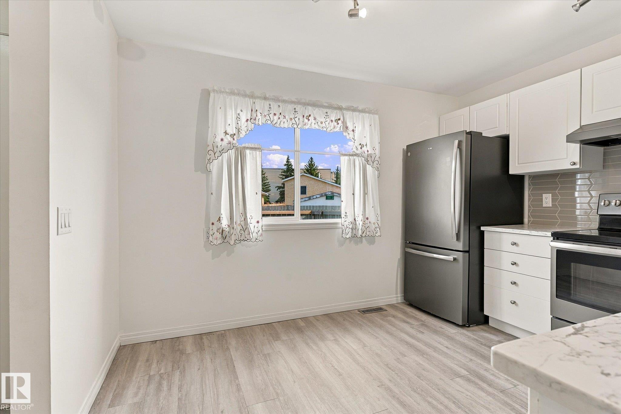 Photo 12 at 3 - 18010 98 Avenue NW, La Perle, Edmonton