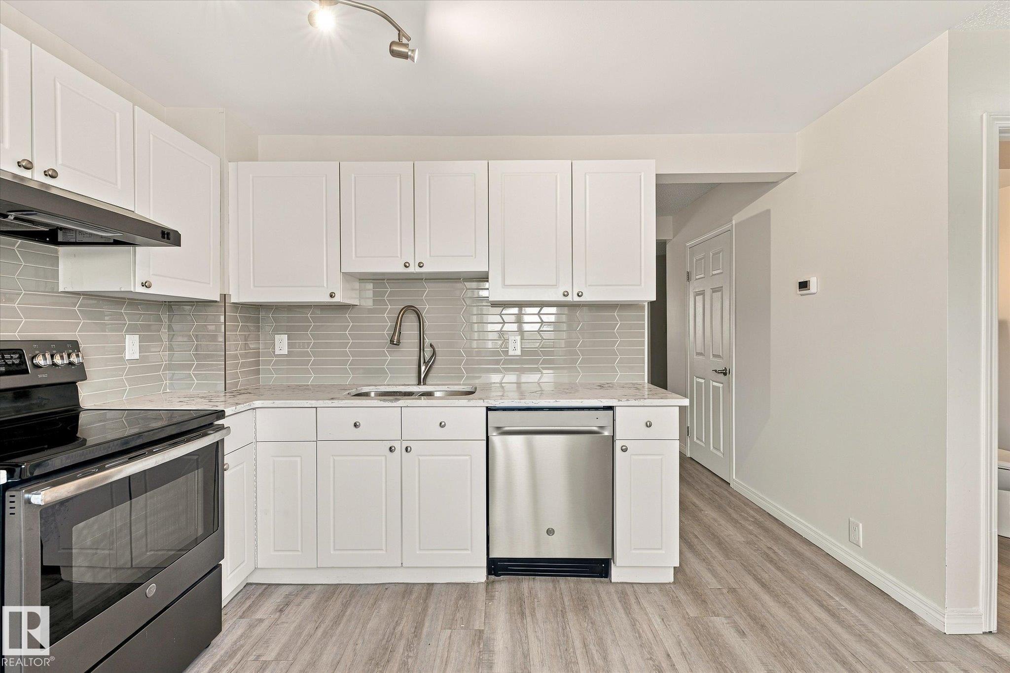 Photo 10 at 3 - 18010 98 Avenue NW, La Perle, Edmonton
