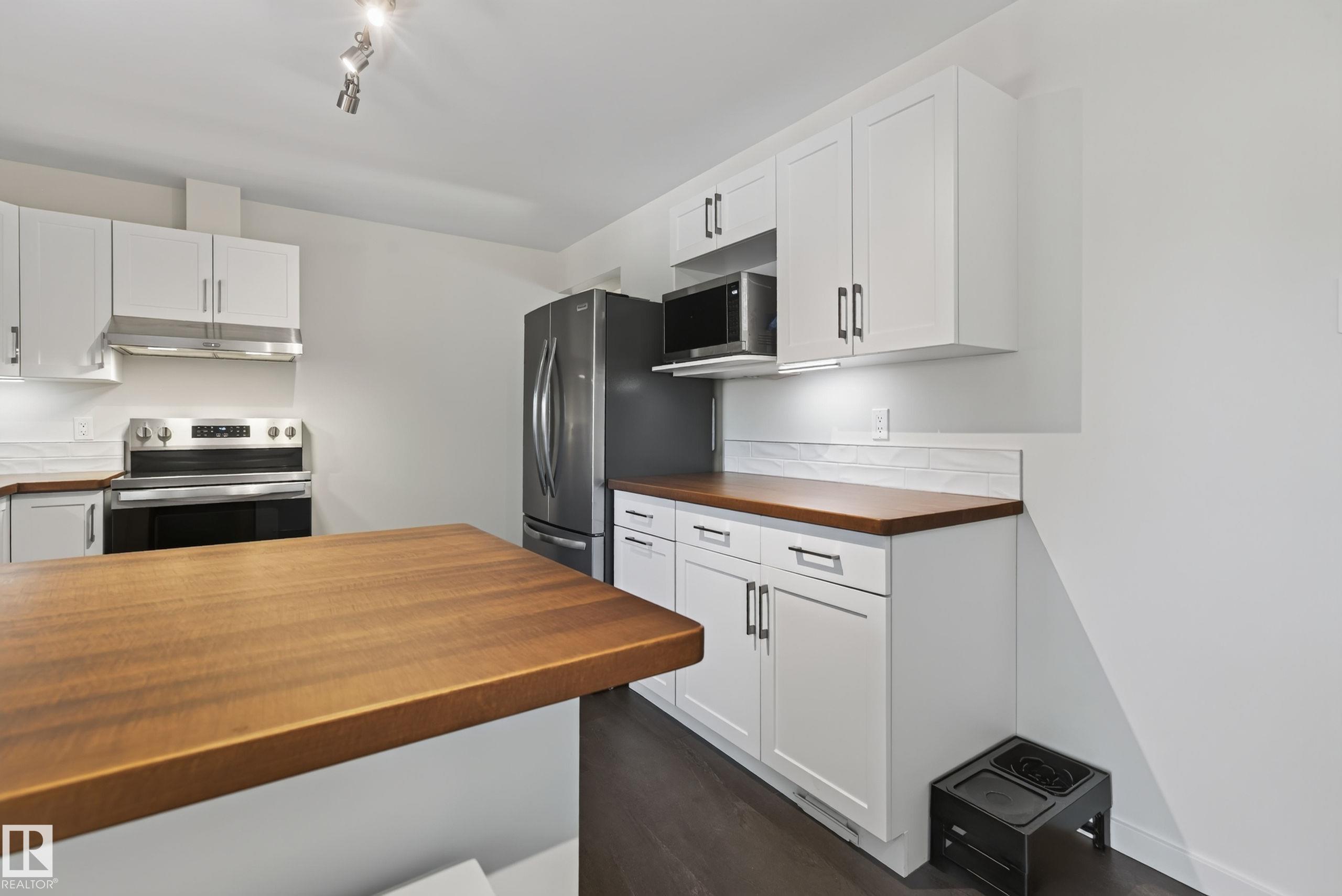 Photo 9 at 16531 116 Street NW, Dunluce, Edmonton