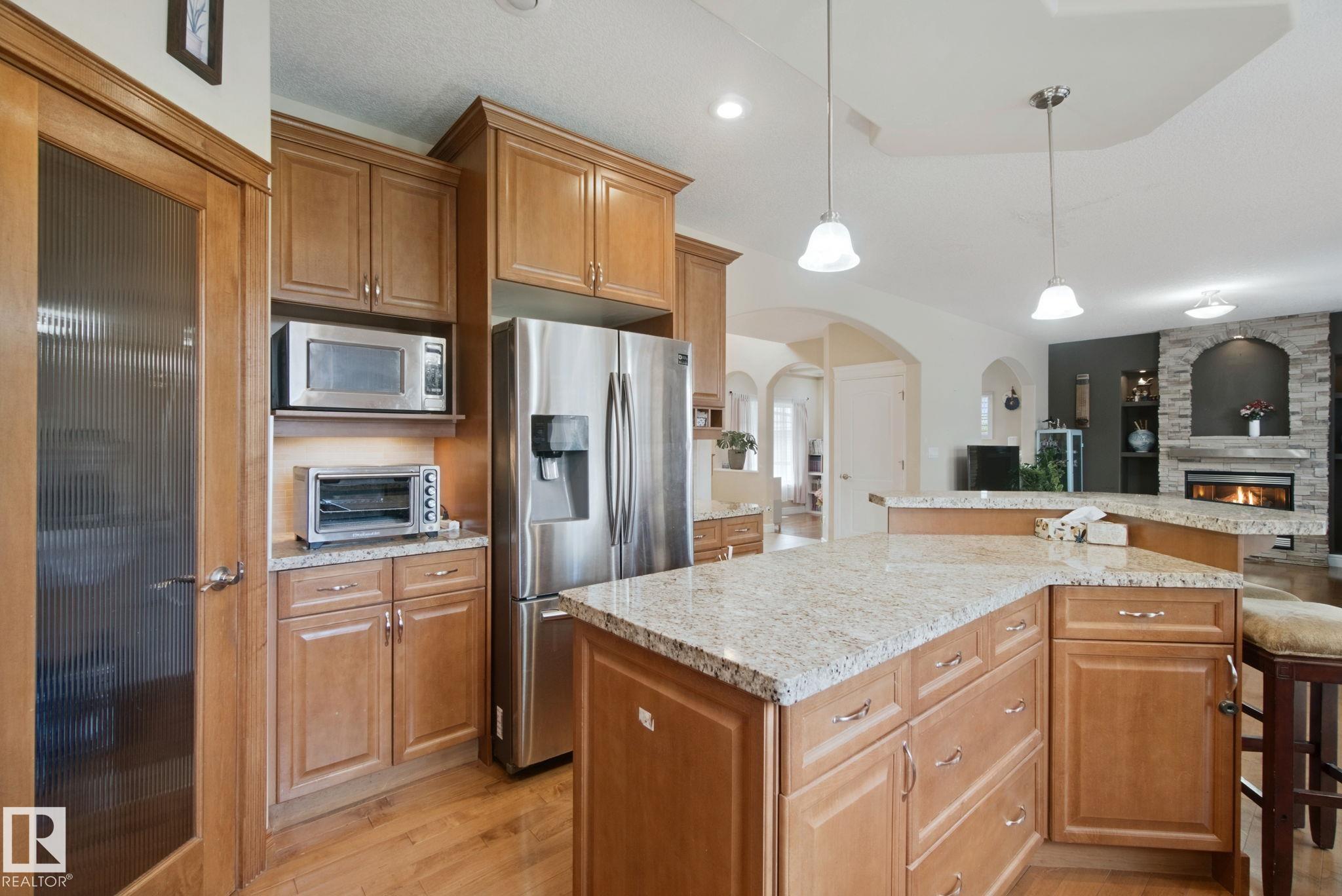 Photo 7 at 6415 Sandin Crescent NW, South Terwillegar, Edmonton