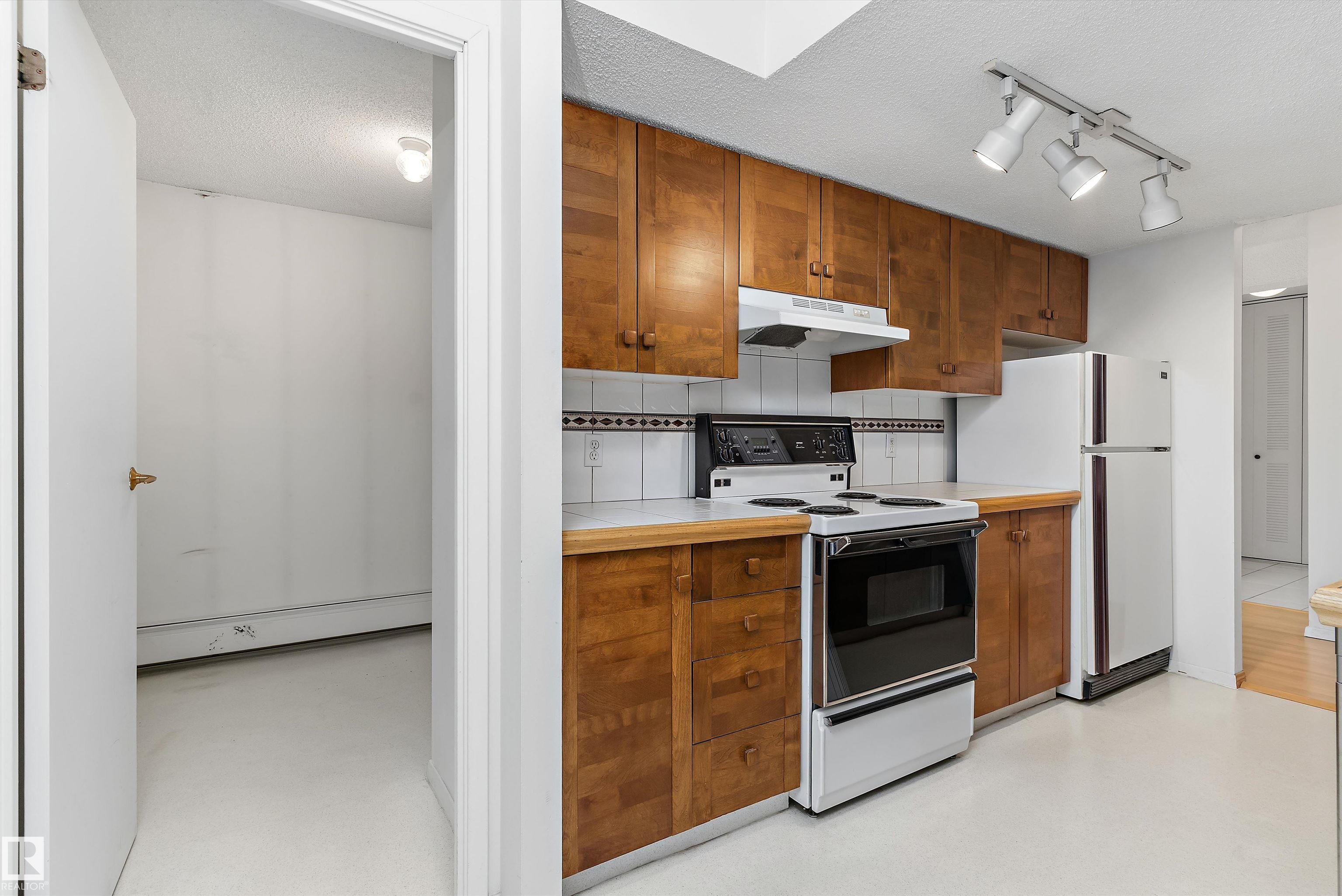 Photo 7 at 1201 - 8220 Jasper Avenue NW, Cromdale, Edmonton
