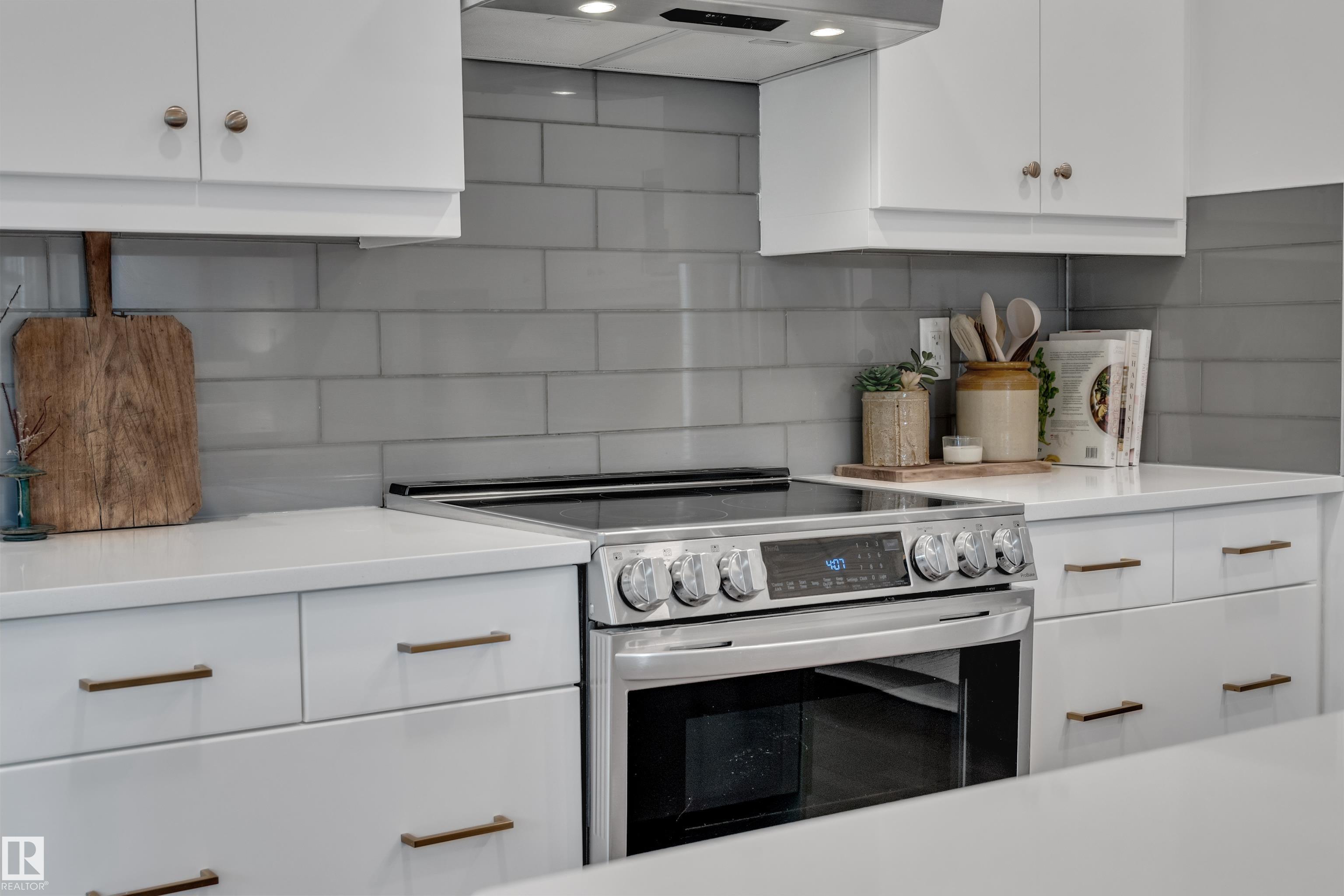 Photo 12 at 3722 Kidd Crescent SW, Keswick, Edmonton