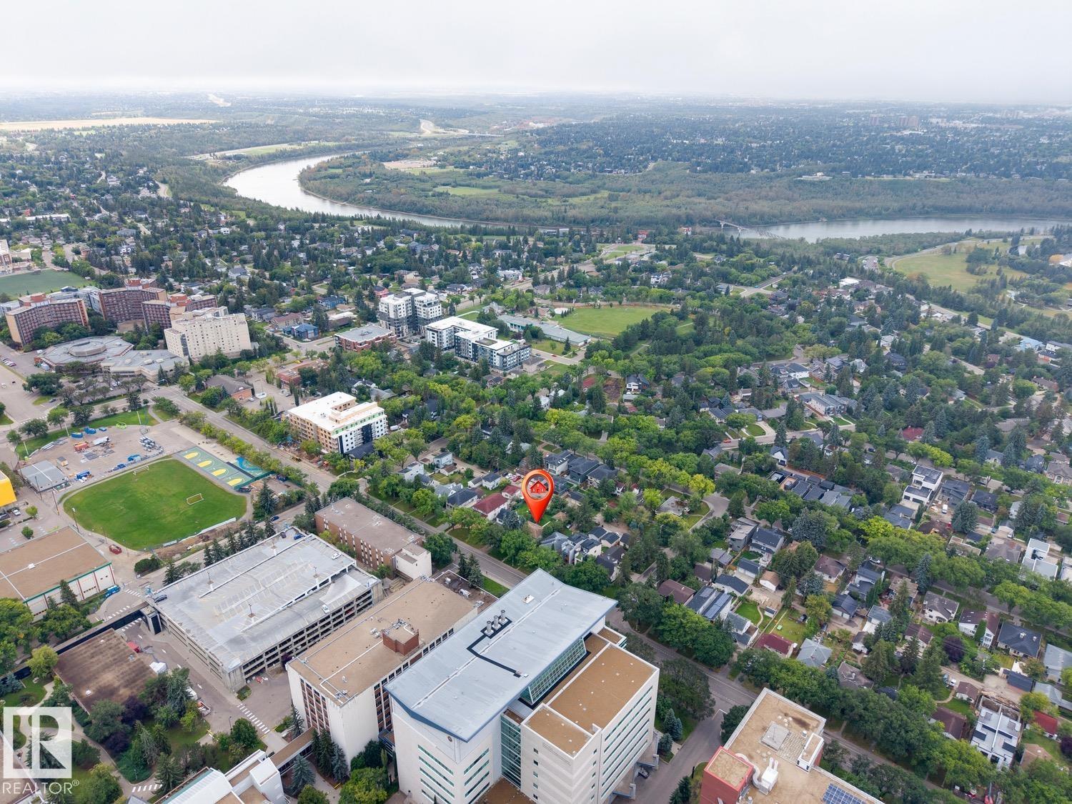 Photo 10 at 8932 116 Street NW, Windsor Park, Edmonton