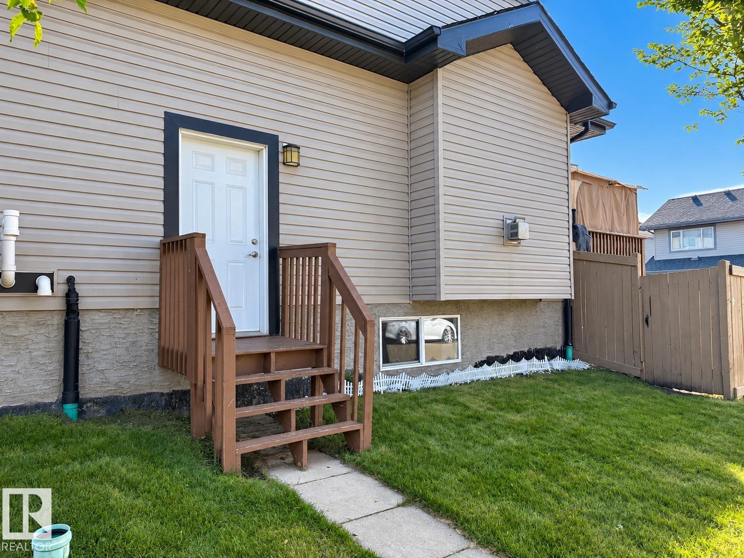 144 52 Street SW, Charlesworth, Edmonton