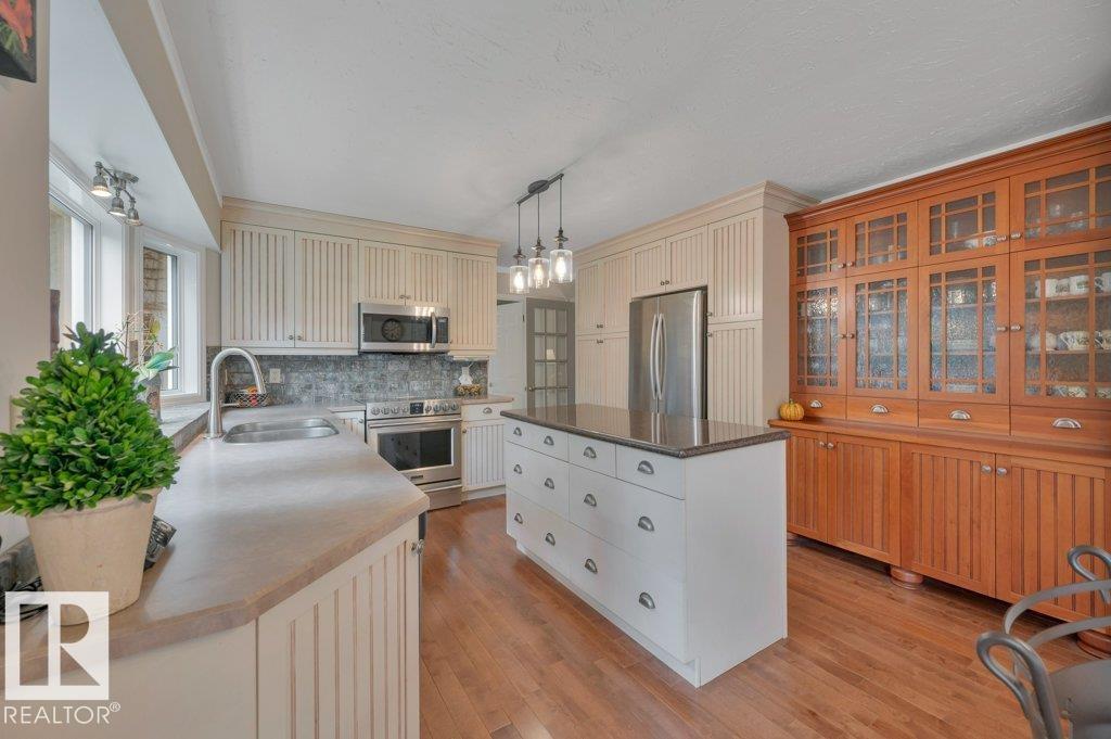 Photo 19 at 712 Romaniuk Road NW, Rhatigan Ridge, Edmonton