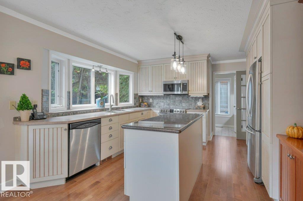 Photo 20 at 712 Romaniuk Road NW, Rhatigan Ridge, Edmonton