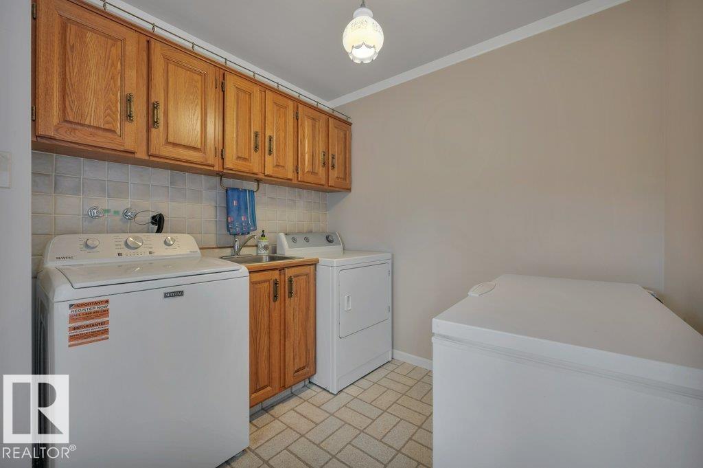 Photo 24 at 712 Romaniuk Road NW, Rhatigan Ridge, Edmonton