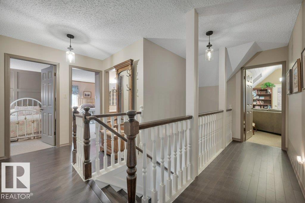 Photo 26 at 712 Romaniuk Road NW, Rhatigan Ridge, Edmonton