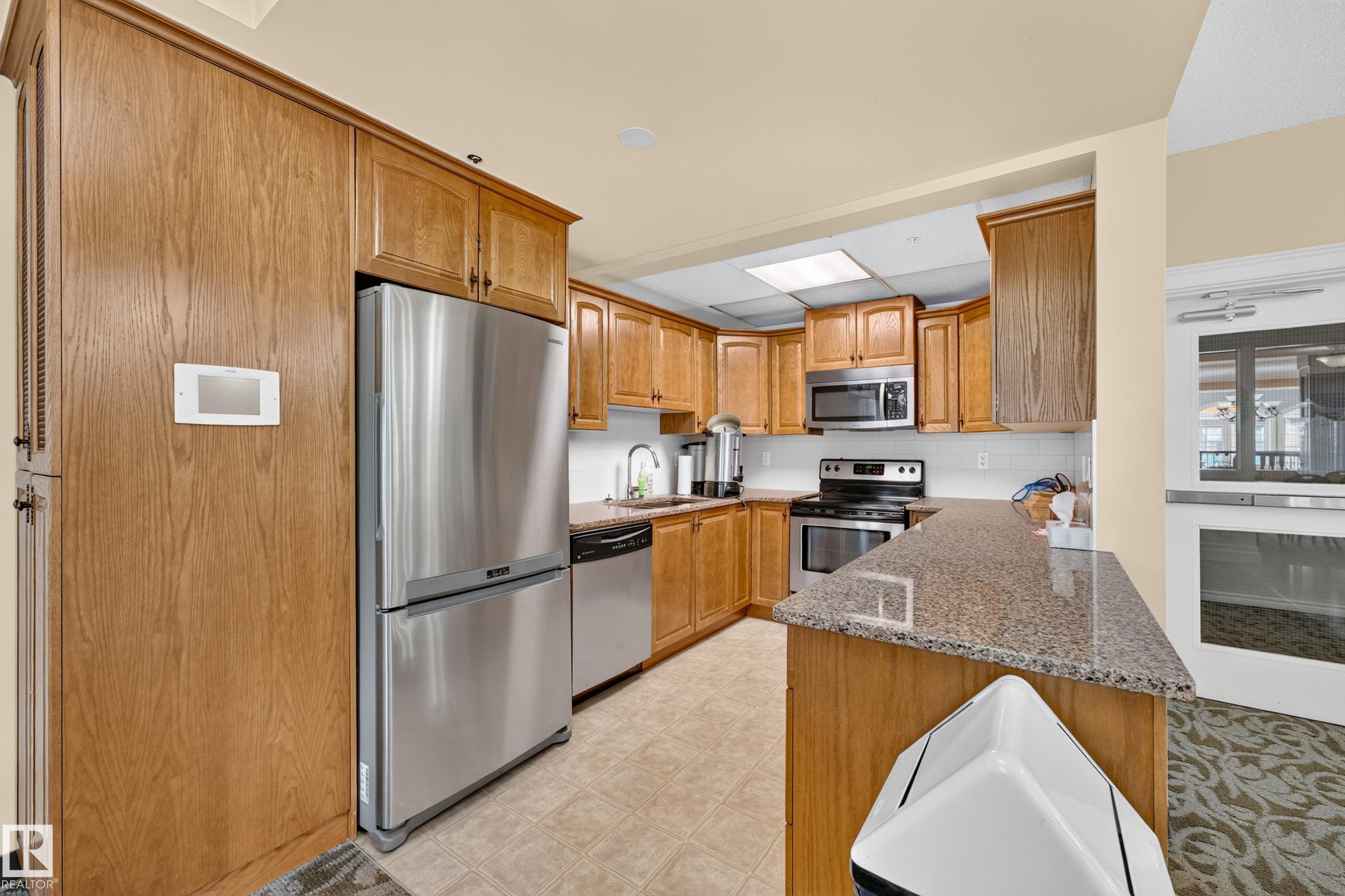 Listing photo thumbnail