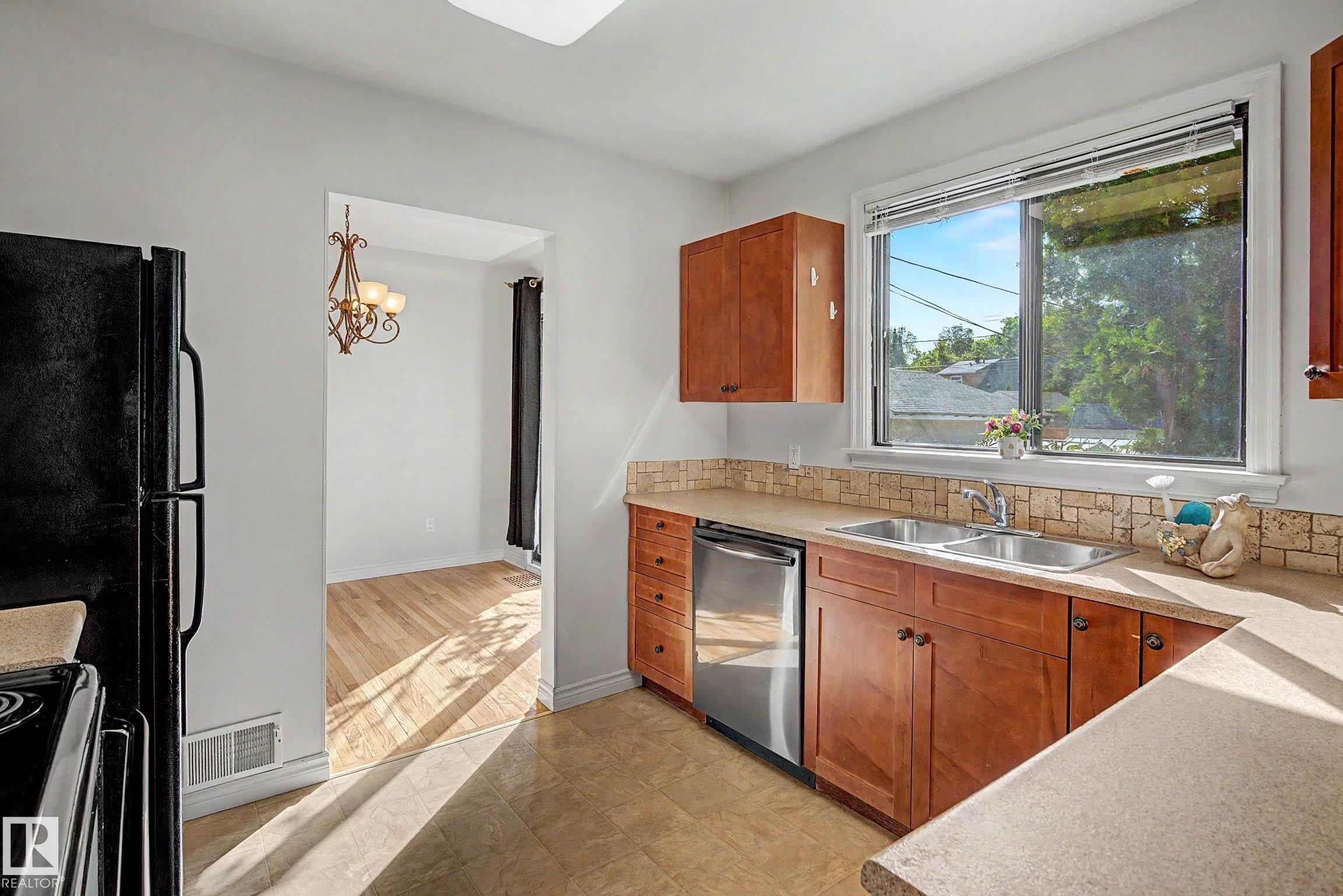 Photo 12 at 10830 138 Street NW, North Glenora, Edmonton