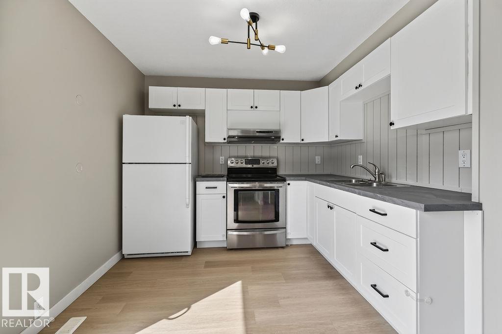 Photo 11 at 18072 93 Avenue NW, Belmead, Edmonton