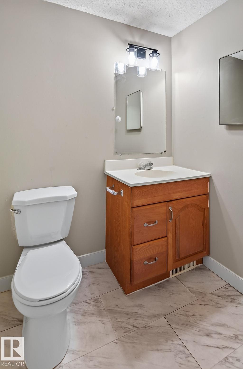 Photo 26 at 18072 93 Avenue NW, Belmead, Edmonton