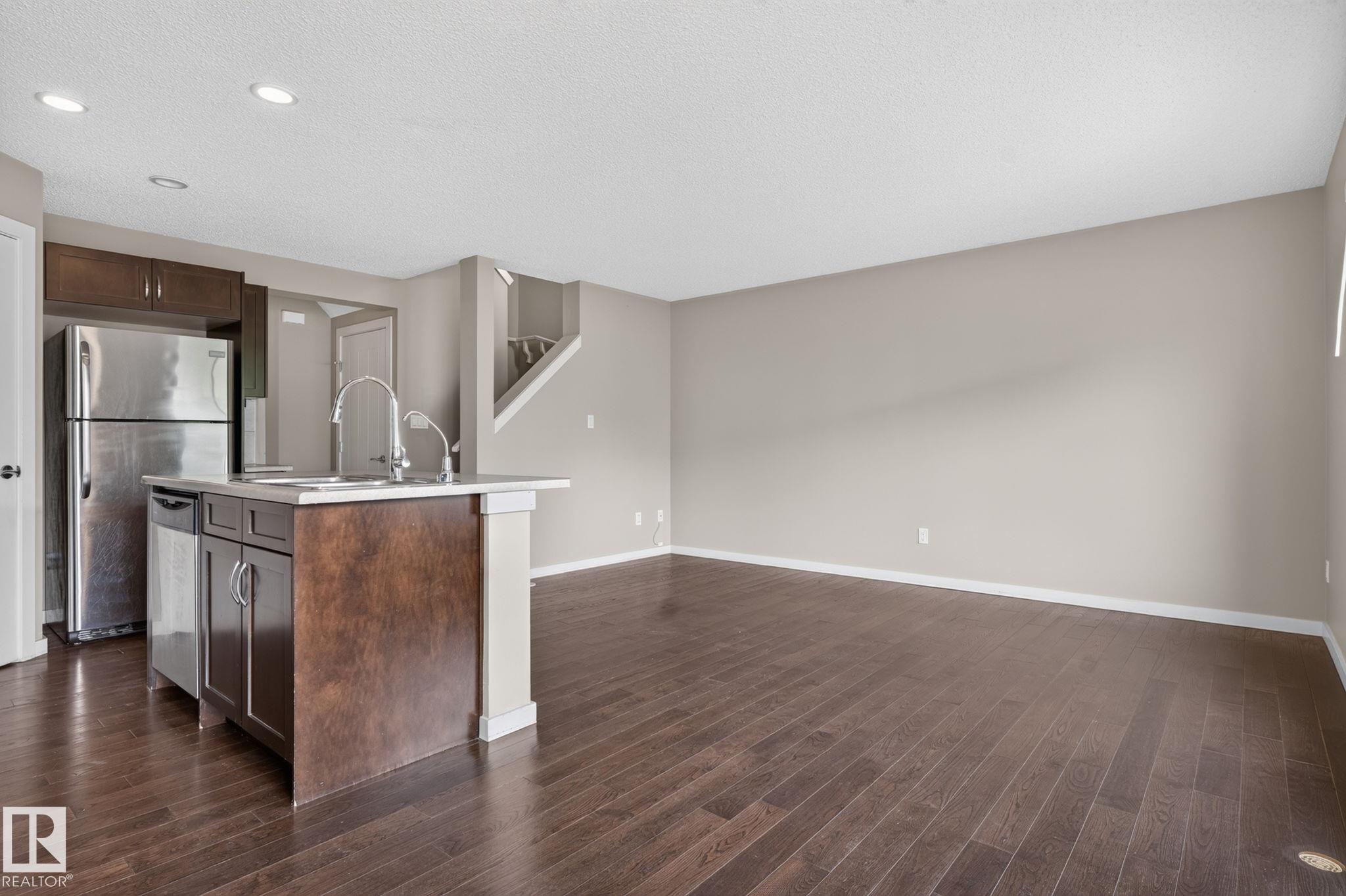 Photo 12 at 626 42 Avenue NW, Maple Crest, Edmonton